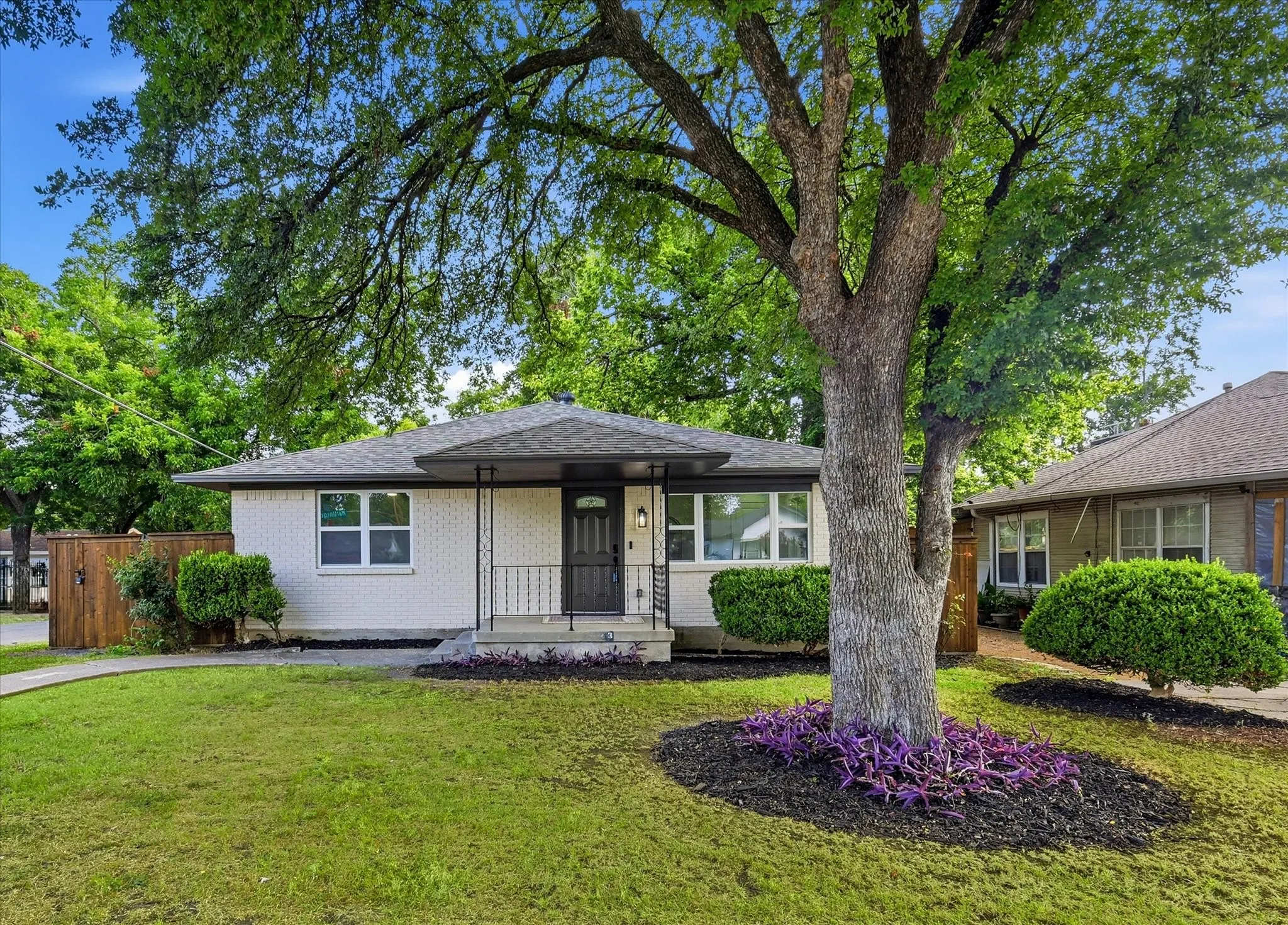 Single Family Residence For Sale in Dallas County , 523 Martinique Avenue, Dallas, Texas 75223, 4 Bedroom, 2 Bathroom, Garage spaces, 1,632 Sqft, built in 1963, mls#21394821, Real Estate Agent in Dallas, Homes For Sale in Dallas county, Homes For Sale in Dallas, Realtor in Dallas Texas, Real Estate Brokerage Independent Realty Texas, Luminita Cordes Realtor