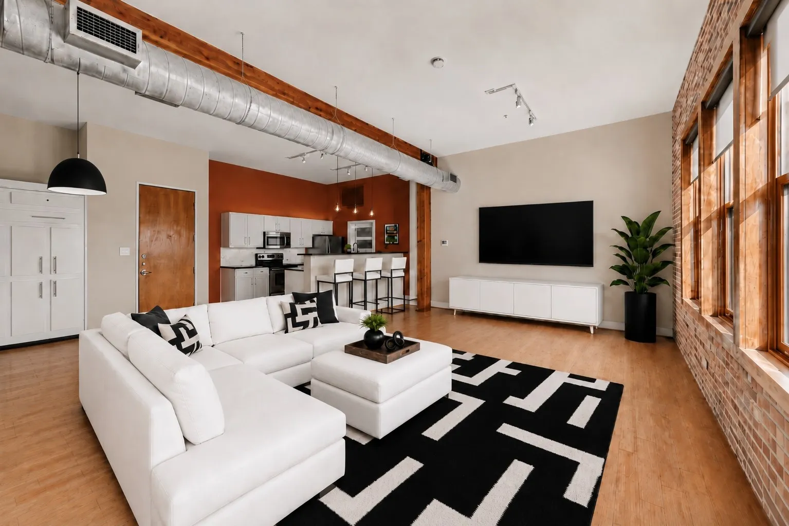 Condominium For Rent in Dallas County , 2502 Live Oak Street 338, Dallas, Texas 75204, 1 Bedroom, 1 Bathroom, 1 Garage spaces, 1,027 Sqft, built in 1998, mls#21387151, Real Estate Agent in Dallas, Homes For Rent in Dallas county, Homes For Rent in Dallas, Realtor in Dallas Texas, Real Estate Brokerage Independent Realty Texas, Luminita Cordes Realtor