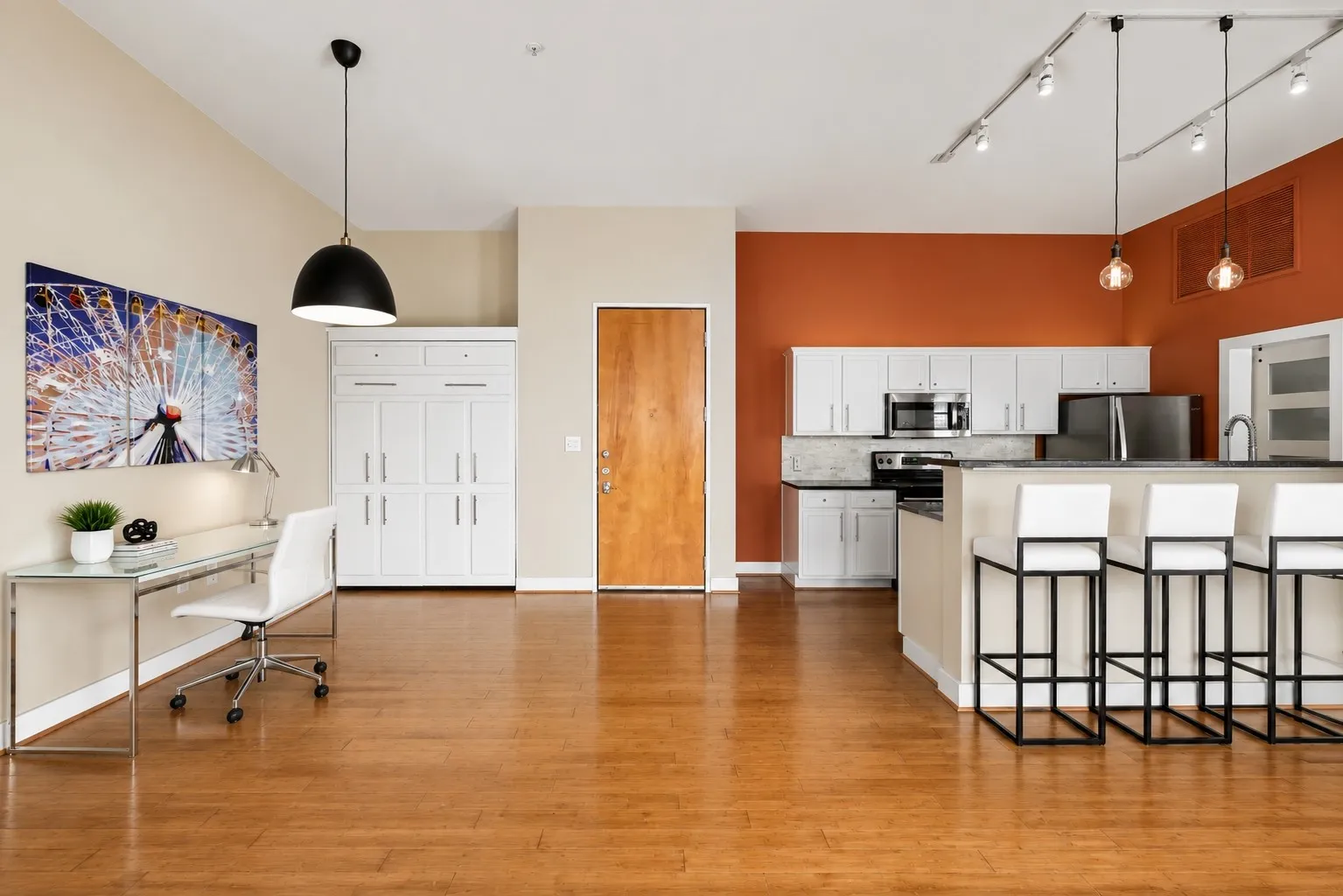 Condominium For Rent in Dallas County , 2502 Live Oak Street 338, Dallas, Texas 75204, 1 Bedroom, 1 Bathroom, 1 Garage spaces, 1,027 Sqft, built in 1998, mls#21387151, Real Estate Agent in Dallas, Homes For Rent in Dallas county, Homes For Rent in Dallas, Realtor in Dallas Texas, Real Estate Brokerage Independent Realty Texas, Luminita Cordes Realtor
