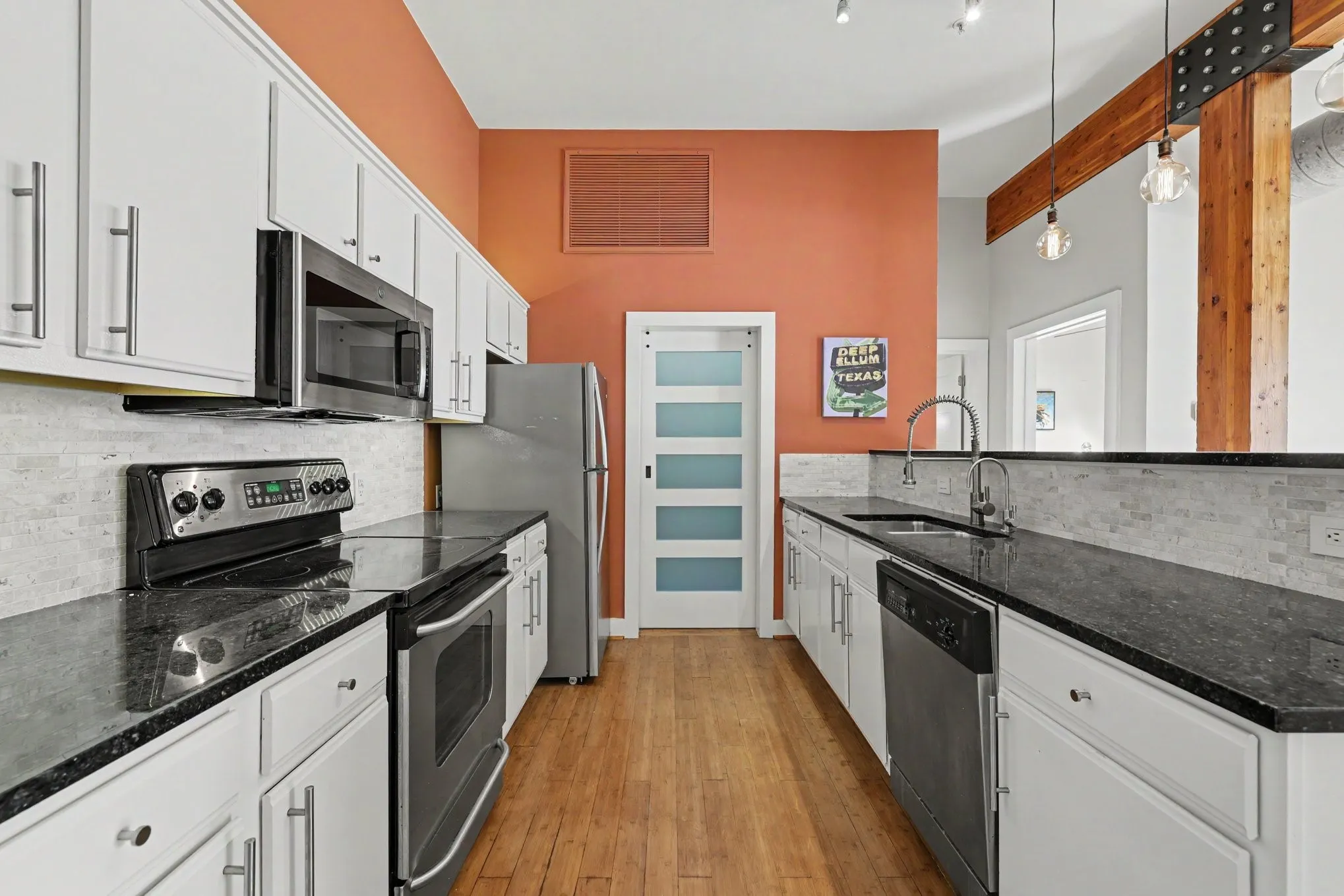 Condominium For Rent in Dallas County , 2502 Live Oak Street 338, Dallas, Texas 75204, 1 Bedroom, 1 Bathroom, 1 Garage spaces, 1,027 Sqft, built in 1998, mls#21387151, Real Estate Agent in Dallas, Homes For Rent in Dallas county, Homes For Rent in Dallas, Realtor in Dallas Texas, Real Estate Brokerage Independent Realty Texas, Luminita Cordes Realtor