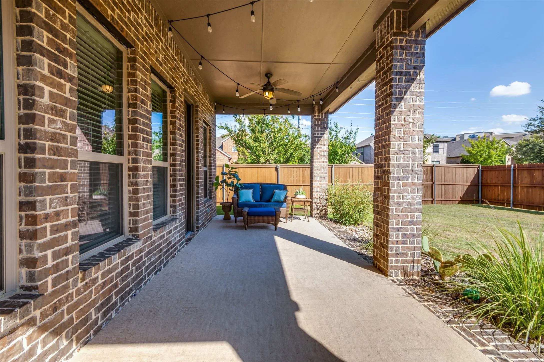 Single Family Residence For Sale in Tarrant County , 4374 Vineyard Creek Drive, Grapevine, Texas 76051, 4 Bedroom, 3 Bathroom, 2 Garage spaces, 2,701 Sqft, built in 2016, mls#21394617, Real Estate Agent in Grapevine, Homes For Sale in Tarrant county, Homes For Sale in Grapevine, Realtor in Grapevine Texas, Real Estate Brokerage Independent Realty Texas, Luminita Cordes Realtor