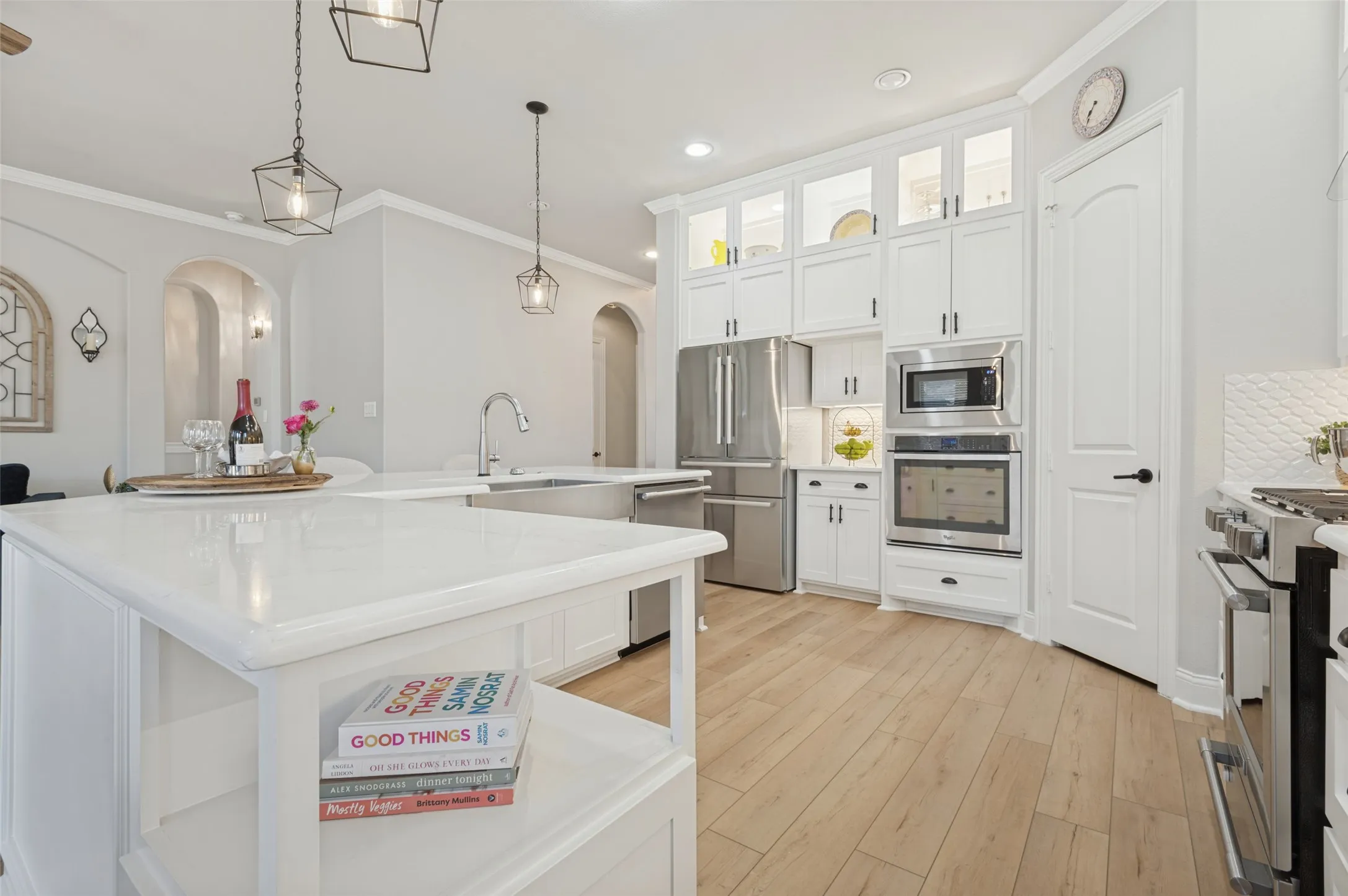 Single Family Residence For Sale in Tarrant County , 4374 Vineyard Creek Drive, Grapevine, Texas 76051, 4 Bedroom, 3 Bathroom, 2 Garage spaces, 2,701 Sqft, built in 2016, mls#21394617, Real Estate Agent in Grapevine, Homes For Sale in Tarrant county, Homes For Sale in Grapevine, Realtor in Grapevine Texas, Real Estate Brokerage Independent Realty Texas, Luminita Cordes Realtor