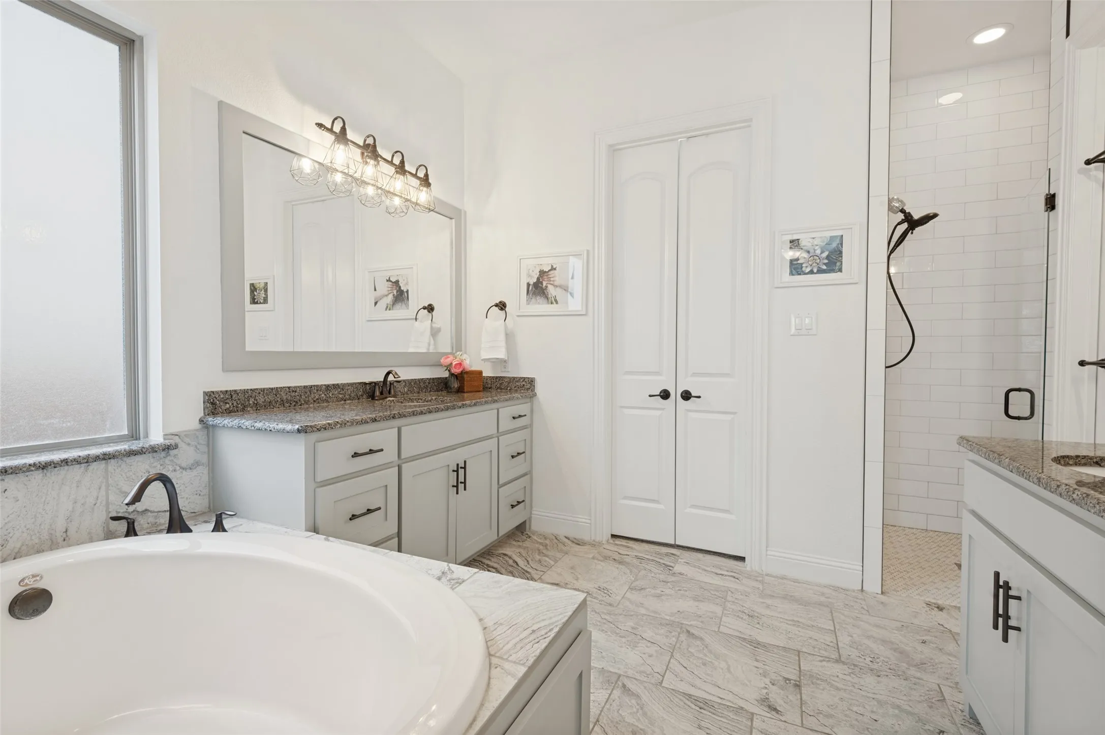 Single Family Residence For Sale in Tarrant County , 4374 Vineyard Creek Drive, Grapevine, Texas 76051, 4 Bedroom, 3 Bathroom, 2 Garage spaces, 2,701 Sqft, built in 2016, mls#21394617, Real Estate Agent in Grapevine, Homes For Sale in Tarrant county, Homes For Sale in Grapevine, Realtor in Grapevine Texas, Real Estate Brokerage Independent Realty Texas, Luminita Cordes Realtor