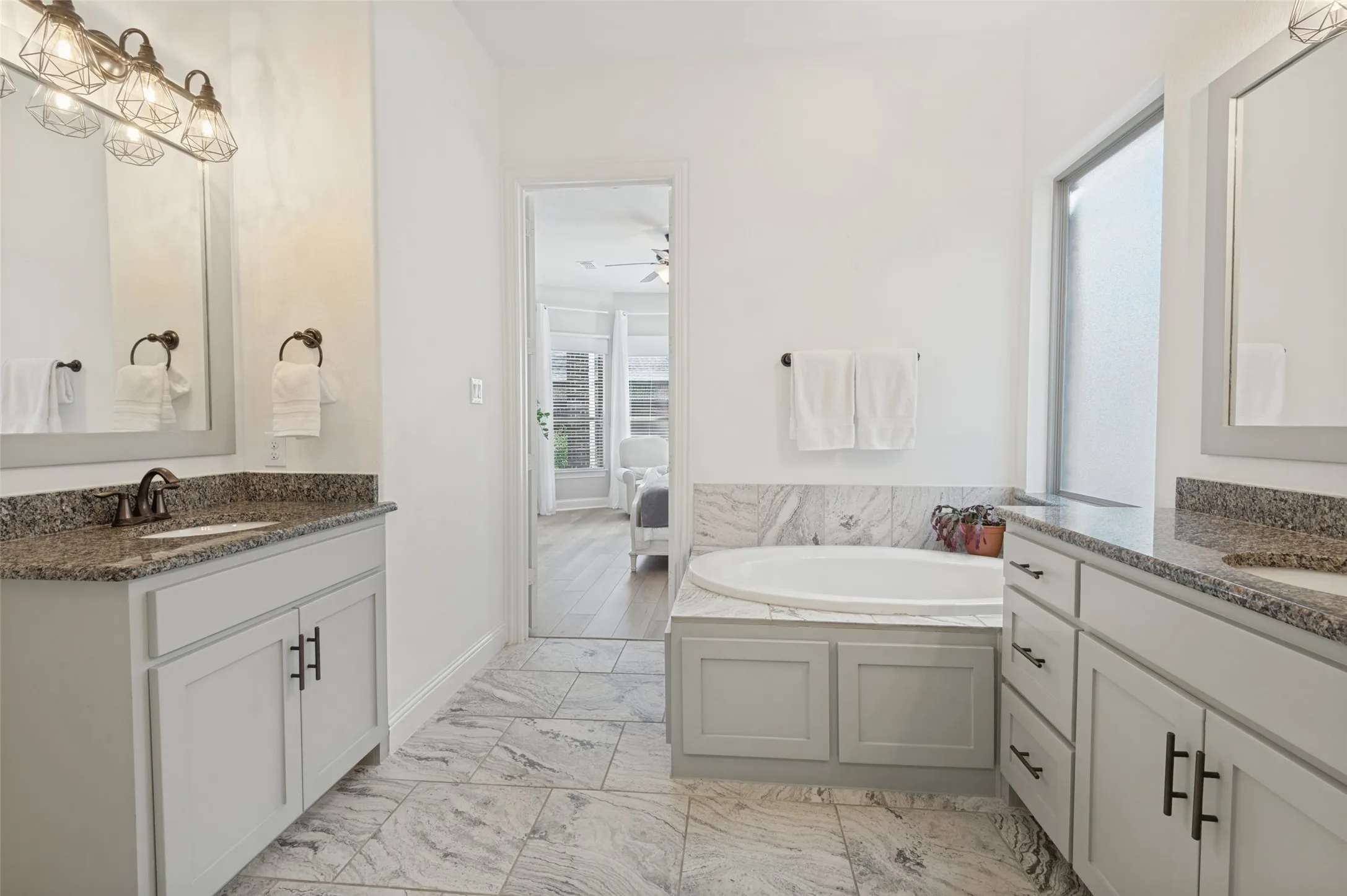 Single Family Residence For Sale in Tarrant County , 4374 Vineyard Creek Drive, Grapevine, Texas 76051, 4 Bedroom, 3 Bathroom, 2 Garage spaces, 2,701 Sqft, built in 2016, mls#21394617, Real Estate Agent in Grapevine, Homes For Sale in Tarrant county, Homes For Sale in Grapevine, Realtor in Grapevine Texas, Real Estate Brokerage Independent Realty Texas, Luminita Cordes Realtor