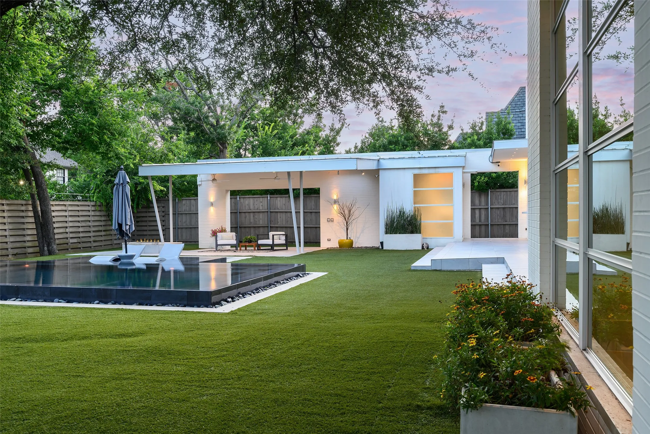 Cabana with Full Bath and Firepit