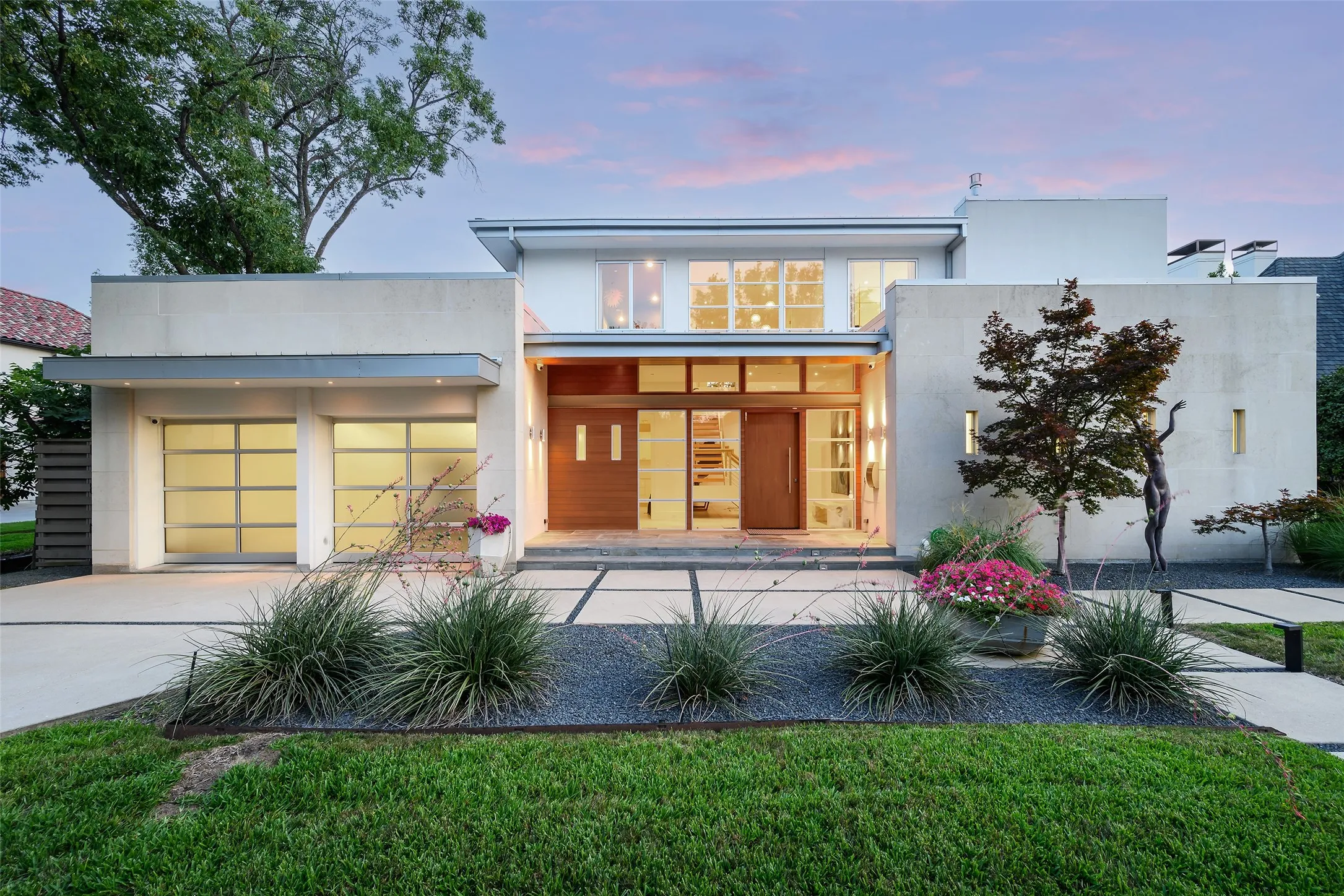 Single Family Residence For Sale in Dallas County , 6446 Prestonshire Lane, Dallas, Texas 75225, 5 Bedroom, 7 Bathroom, 3 Garage spaces, 7,658 Sqft, built in 2014, mls#21392993, Real Estate Agent in Dallas, Homes For Sale in Dallas county, Homes For Sale in Dallas, Realtor in Dallas Texas, Real Estate Brokerage Independent Realty Texas, Luminita Cordes Realtor