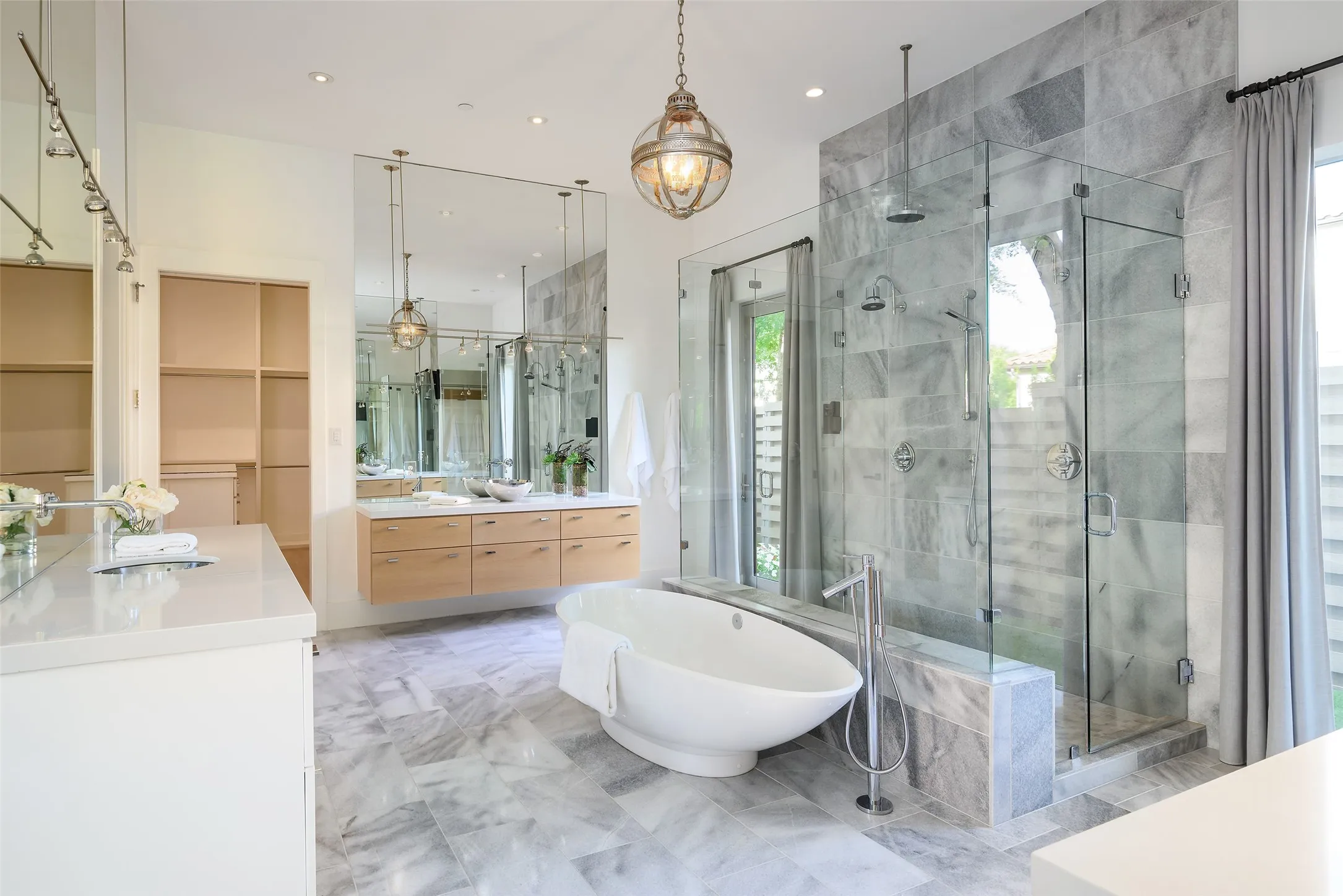 Single Family Residence For Sale in Dallas County , 6446 Prestonshire Lane, Dallas, Texas 75225, 5 Bedroom, 7 Bathroom, 3 Garage spaces, 7,658 Sqft, built in 2014, mls#21392993, Real Estate Agent in Dallas, Homes For Sale in Dallas county, Homes For Sale in Dallas, Realtor in Dallas Texas, Real Estate Brokerage Independent Realty Texas, Luminita Cordes Realtor