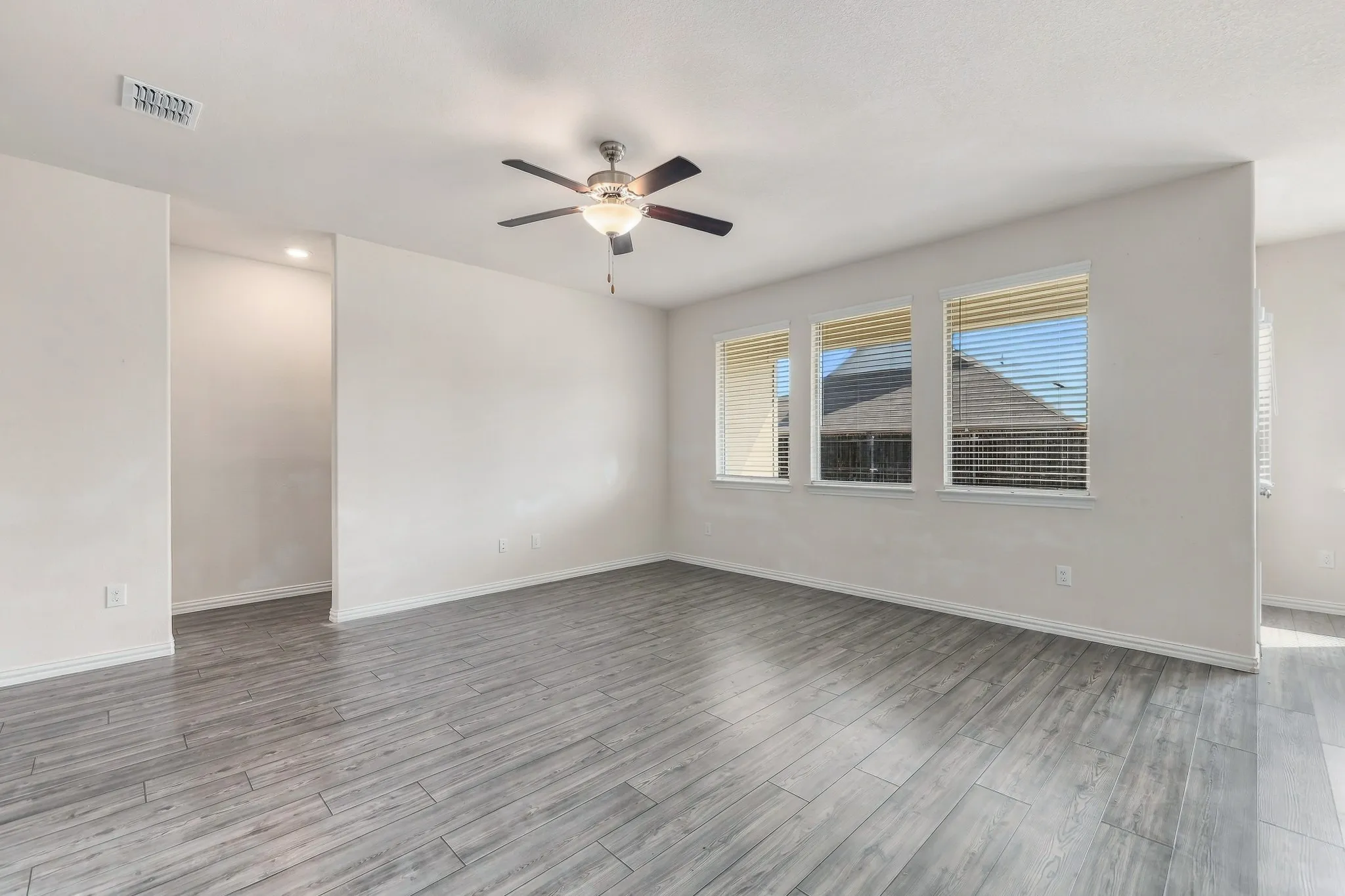 Single Family Residence For Sale in Denton County , 14840 Grey Feather Trail, Fort Worth, Texas 76052, 3 Bedroom, 2 Bathroom, 2 Garage spaces, 1,606 Sqft, built in 2020, mls#21387144, Real Estate Agent in Fort Worth, Homes For Sale in Denton county, Homes For Sale in Fort Worth, Realtor in Fort Worth Texas, Real Estate Brokerage Independent Realty Texas, Luminita Cordes Realtor