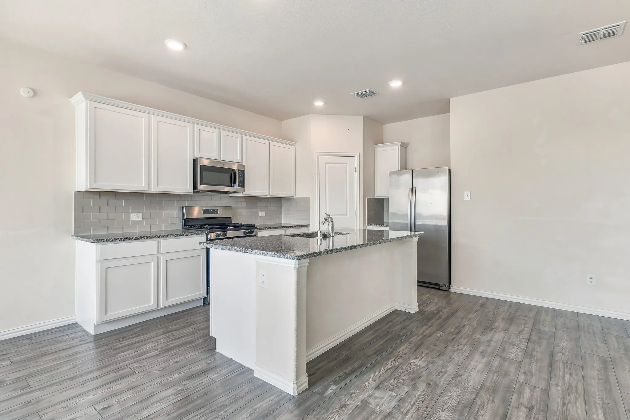 Single Family Residence For Sale in Denton County , 14840 Grey Feather Trail, Fort Worth, Texas 76052, 3 Bedroom, 2 Bathroom, 2 Garage spaces, 1,606 Sqft, built in 2020, mls#21387144, Real Estate Agent in Fort Worth, Homes For Sale in Denton county, Homes For Sale in Fort Worth, Realtor in Fort Worth Texas, Real Estate Brokerage Independent Realty Texas, Luminita Cordes Realtor