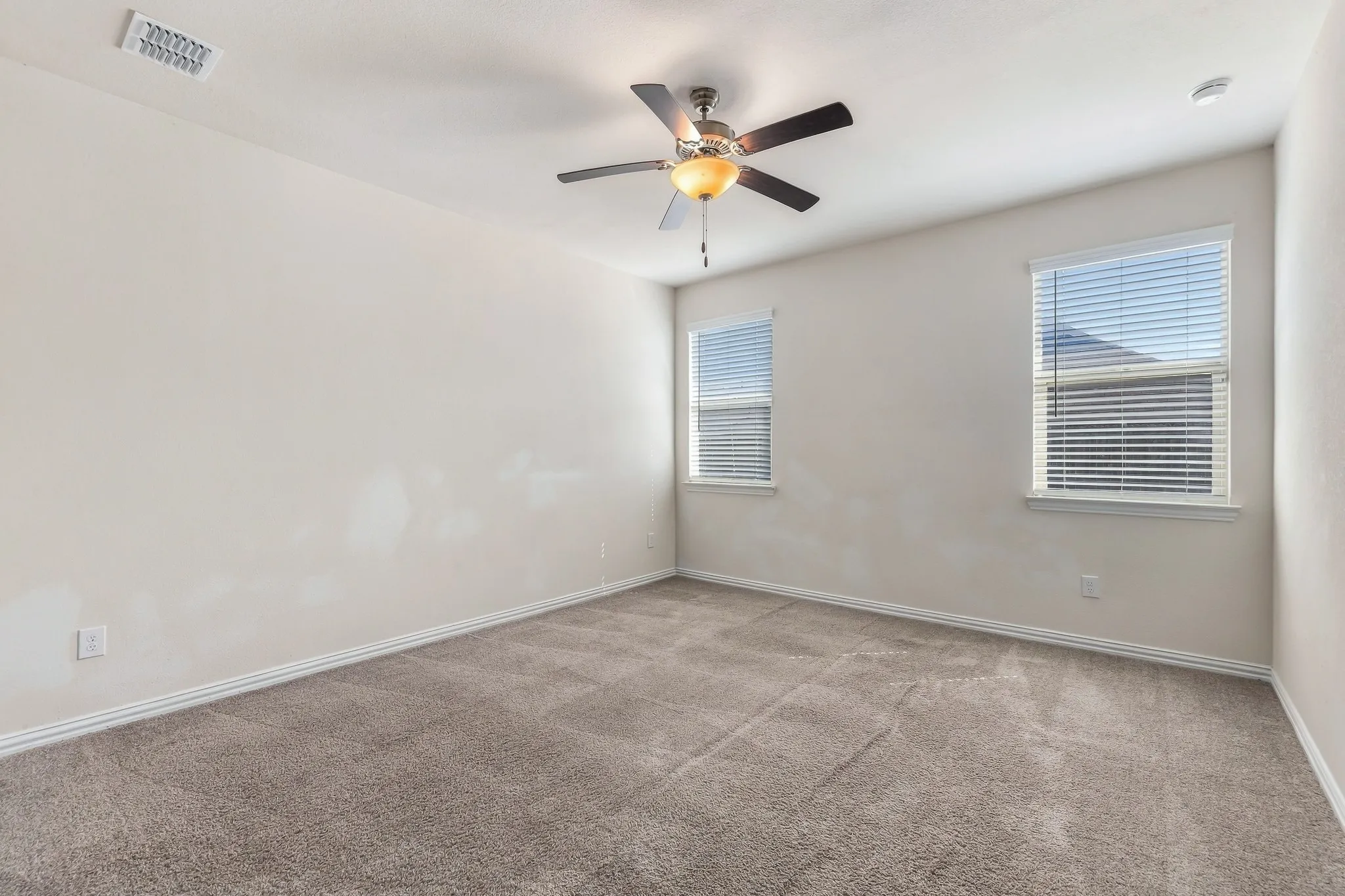 Single Family Residence For Sale in Denton County , 14840 Grey Feather Trail, Fort Worth, Texas 76052, 3 Bedroom, 2 Bathroom, 2 Garage spaces, 1,606 Sqft, built in 2020, mls#21387144, Real Estate Agent in Fort Worth, Homes For Sale in Denton county, Homes For Sale in Fort Worth, Realtor in Fort Worth Texas, Real Estate Brokerage Independent Realty Texas, Luminita Cordes Realtor