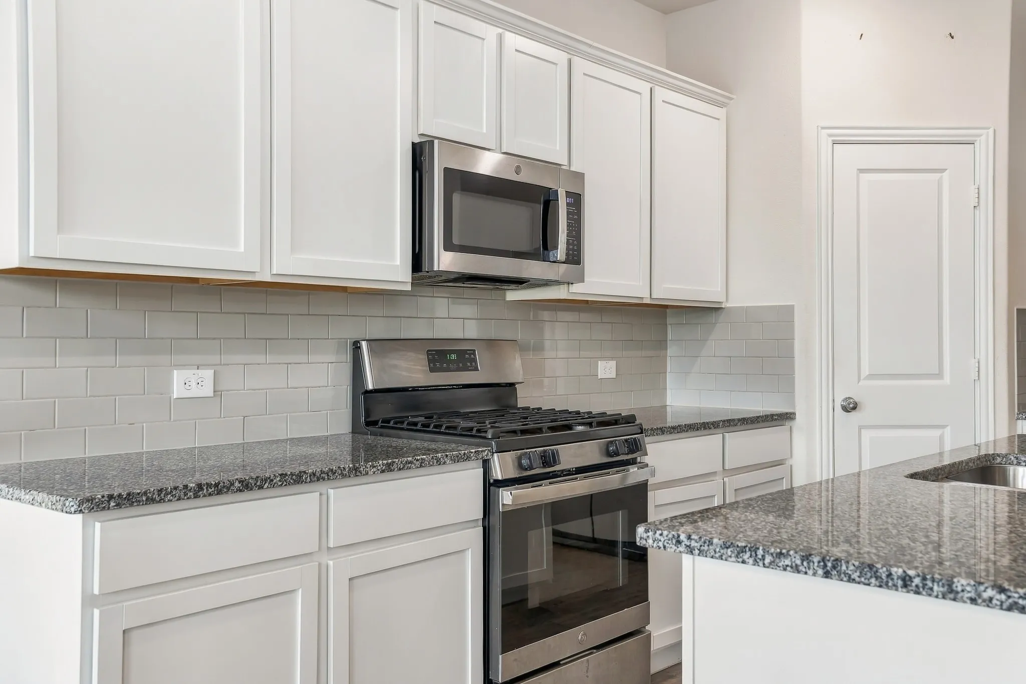 Single Family Residence For Sale in Denton County , 14840 Grey Feather Trail, Fort Worth, Texas 76052, 3 Bedroom, 2 Bathroom, 2 Garage spaces, 1,606 Sqft, built in 2020, mls#21387144, Real Estate Agent in Fort Worth, Homes For Sale in Denton county, Homes For Sale in Fort Worth, Realtor in Fort Worth Texas, Real Estate Brokerage Independent Realty Texas, Luminita Cordes Realtor