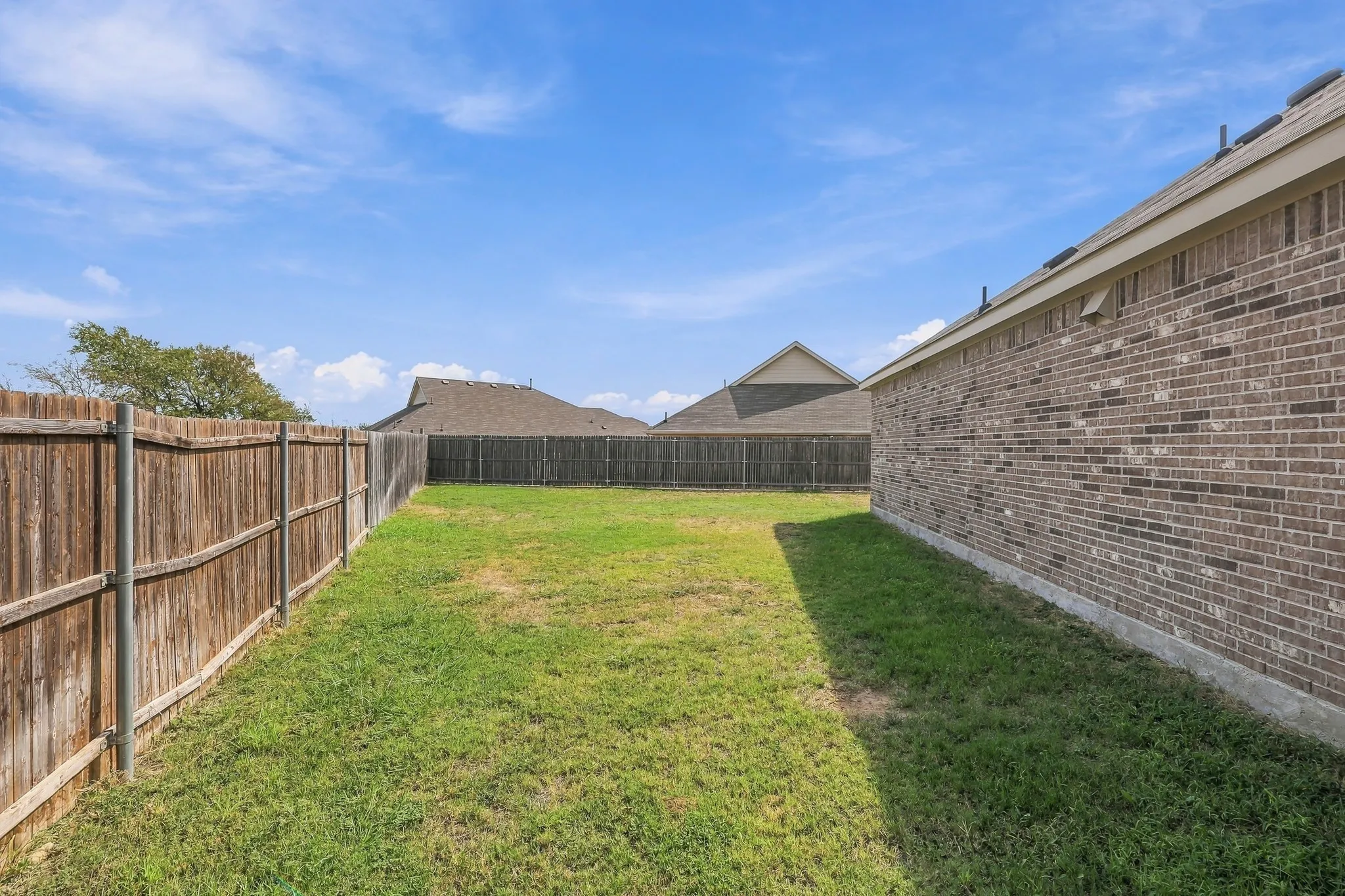 Single Family Residence For Sale in Denton County , 14840 Grey Feather Trail, Fort Worth, Texas 76052, 3 Bedroom, 2 Bathroom, 2 Garage spaces, 1,606 Sqft, built in 2020, mls#21387144, Real Estate Agent in Fort Worth, Homes For Sale in Denton county, Homes For Sale in Fort Worth, Realtor in Fort Worth Texas, Real Estate Brokerage Independent Realty Texas, Luminita Cordes Realtor