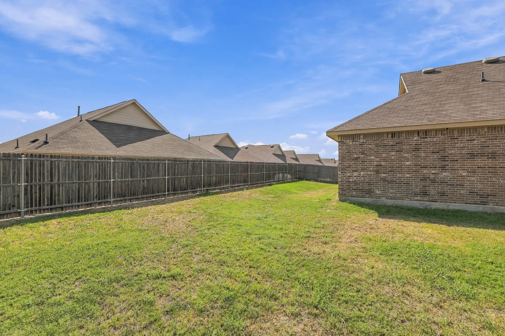Single Family Residence For Sale in Denton County , 14840 Grey Feather Trail, Fort Worth, Texas 76052, 3 Bedroom, 2 Bathroom, 2 Garage spaces, 1,606 Sqft, built in 2020, mls#21387144, Real Estate Agent in Fort Worth, Homes For Sale in Denton county, Homes For Sale in Fort Worth, Realtor in Fort Worth Texas, Real Estate Brokerage Independent Realty Texas, Luminita Cordes Realtor