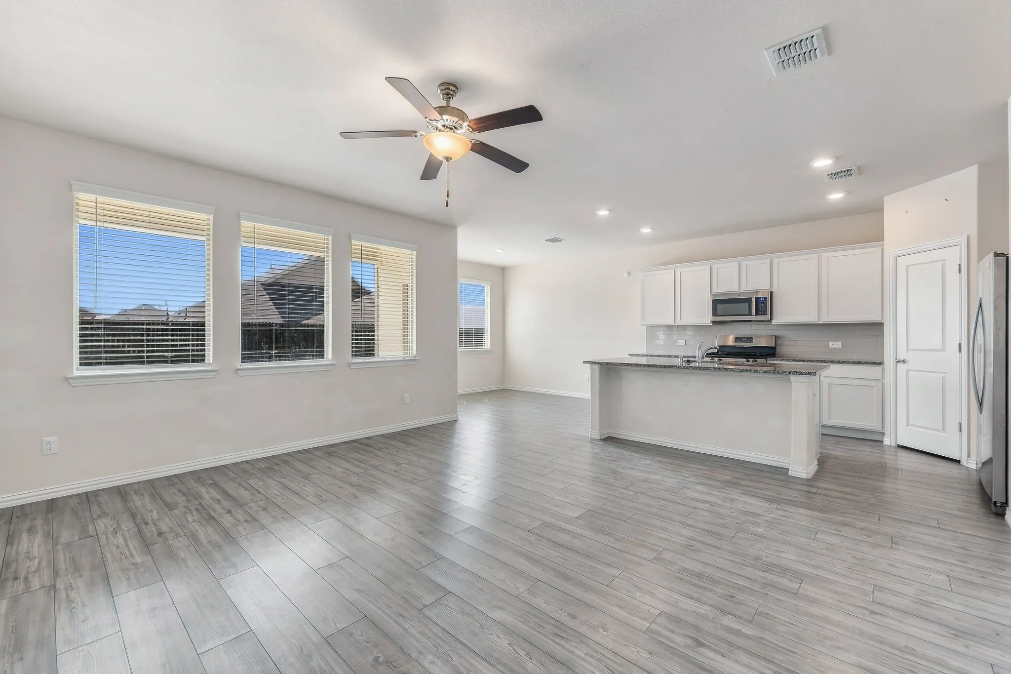 Single Family Residence For Sale in Denton County , 14840 Grey Feather Trail, Fort Worth, Texas 76052, 3 Bedroom, 2 Bathroom, 2 Garage spaces, 1,606 Sqft, built in 2020, mls#21387144, Real Estate Agent in Fort Worth, Homes For Sale in Denton county, Homes For Sale in Fort Worth, Realtor in Fort Worth Texas, Real Estate Brokerage Independent Realty Texas, Luminita Cordes Realtor