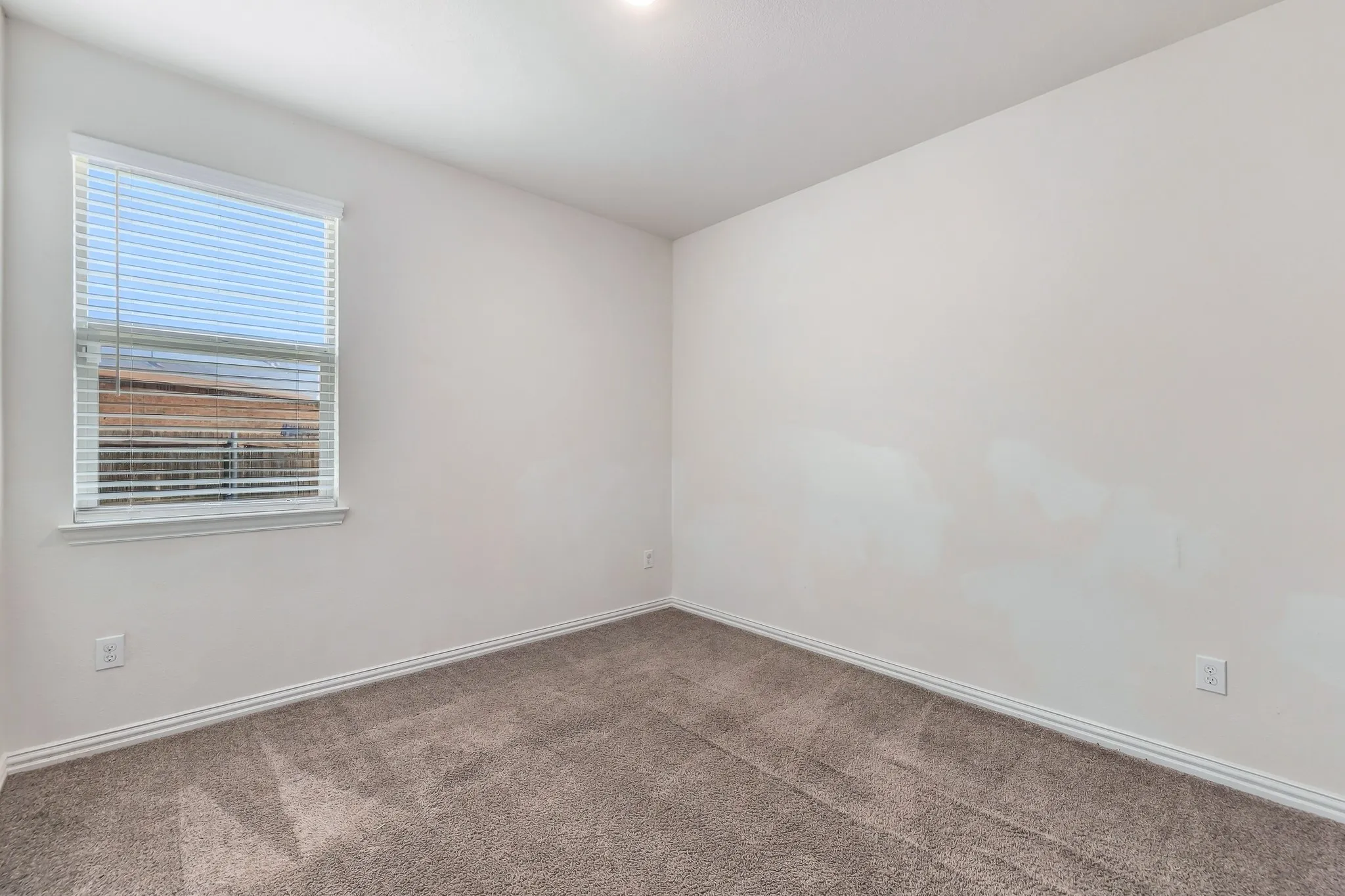 Single Family Residence For Sale in Denton County , 14840 Grey Feather Trail, Fort Worth, Texas 76052, 3 Bedroom, 2 Bathroom, 2 Garage spaces, 1,606 Sqft, built in 2020, mls#21387144, Real Estate Agent in Fort Worth, Homes For Sale in Denton county, Homes For Sale in Fort Worth, Realtor in Fort Worth Texas, Real Estate Brokerage Independent Realty Texas, Luminita Cordes Realtor