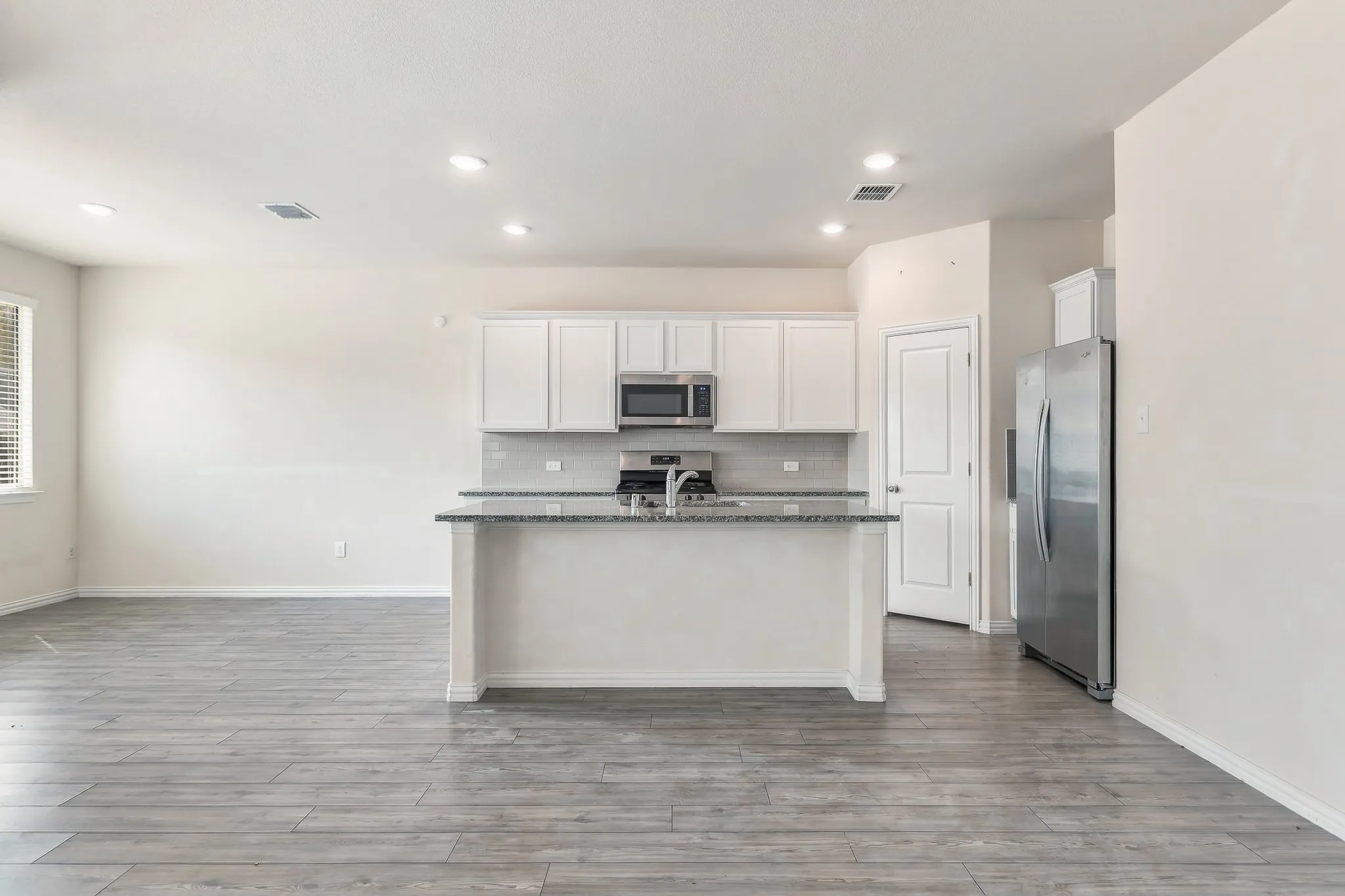 Single Family Residence For Sale in Denton County , 14840 Grey Feather Trail, Fort Worth, Texas 76052, 3 Bedroom, 2 Bathroom, 2 Garage spaces, 1,606 Sqft, built in 2020, mls#21387144, Real Estate Agent in Fort Worth, Homes For Sale in Denton county, Homes For Sale in Fort Worth, Realtor in Fort Worth Texas, Real Estate Brokerage Independent Realty Texas, Luminita Cordes Realtor