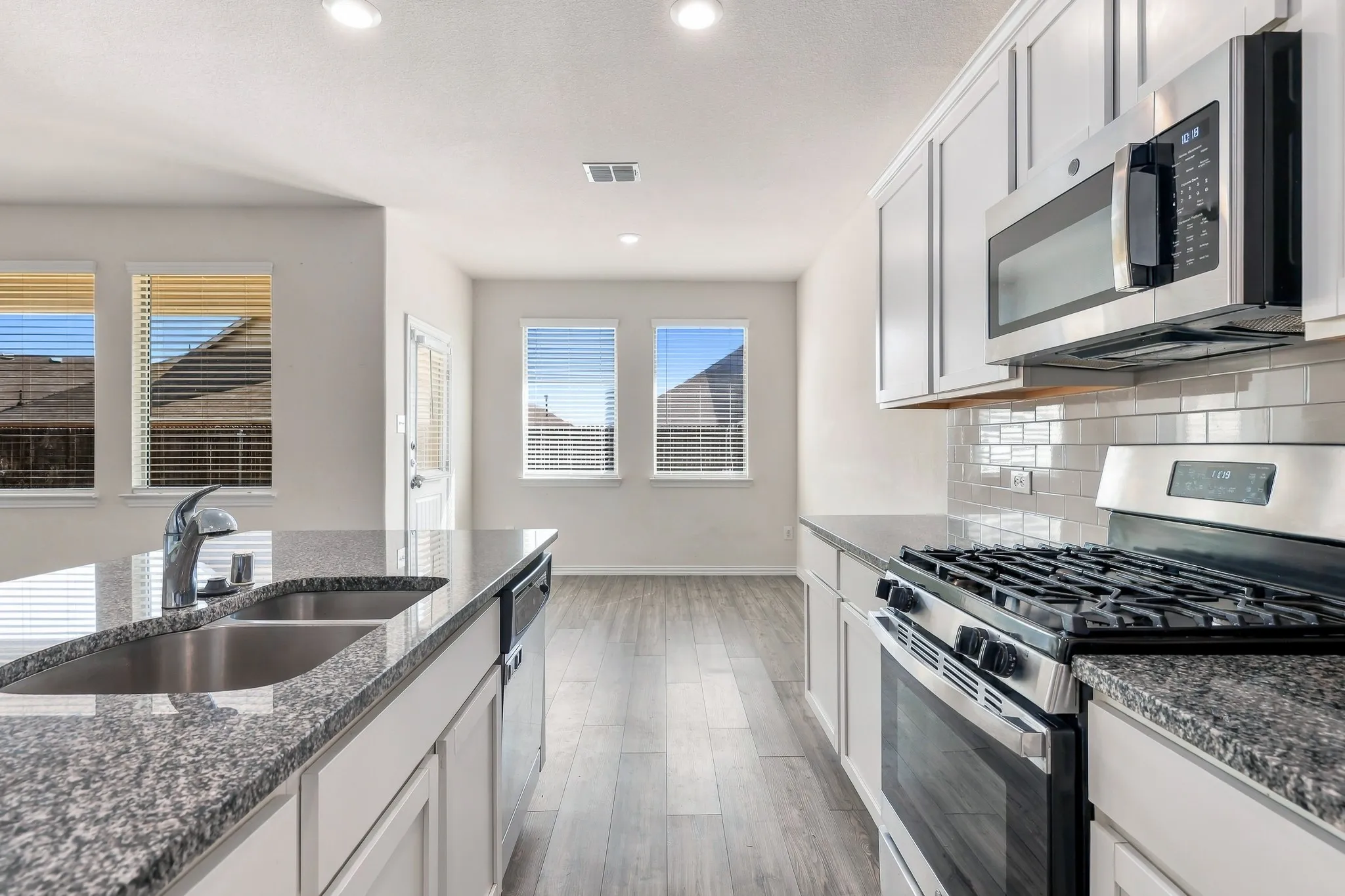 Single Family Residence For Sale in Denton County , 14840 Grey Feather Trail, Fort Worth, Texas 76052, 3 Bedroom, 2 Bathroom, 2 Garage spaces, 1,606 Sqft, built in 2020, mls#21387144, Real Estate Agent in Fort Worth, Homes For Sale in Denton county, Homes For Sale in Fort Worth, Realtor in Fort Worth Texas, Real Estate Brokerage Independent Realty Texas, Luminita Cordes Realtor