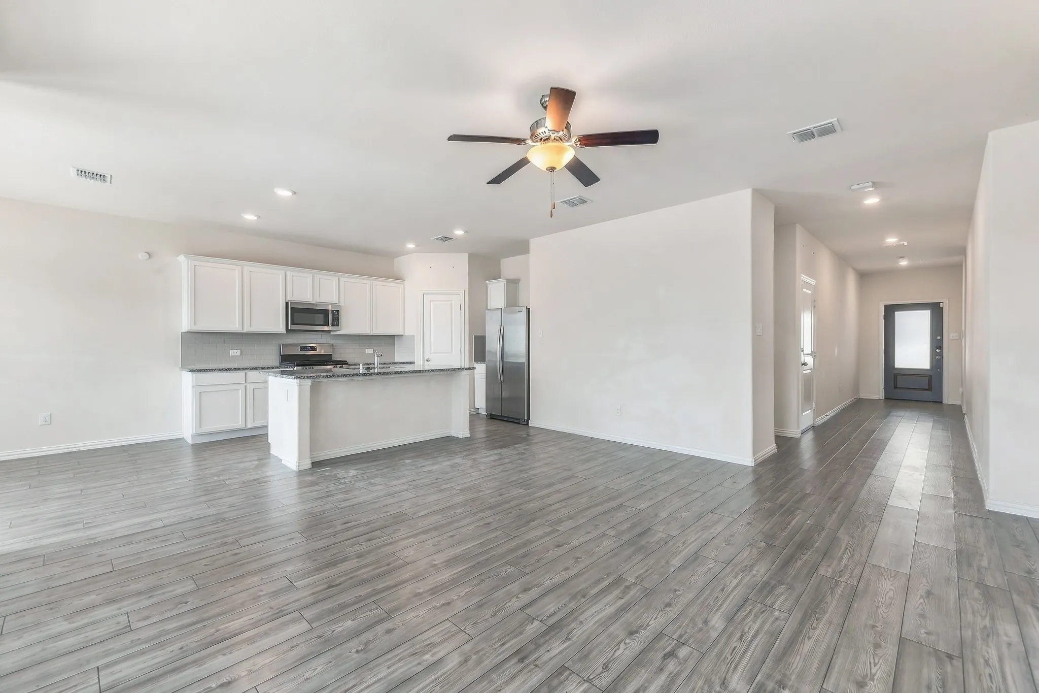Single Family Residence For Sale in Denton County , 14840 Grey Feather Trail, Fort Worth, Texas 76052, 3 Bedroom, 2 Bathroom, 2 Garage spaces, 1,606 Sqft, built in 2020, mls#21387144, Real Estate Agent in Fort Worth, Homes For Sale in Denton county, Homes For Sale in Fort Worth, Realtor in Fort Worth Texas, Real Estate Brokerage Independent Realty Texas, Luminita Cordes Realtor