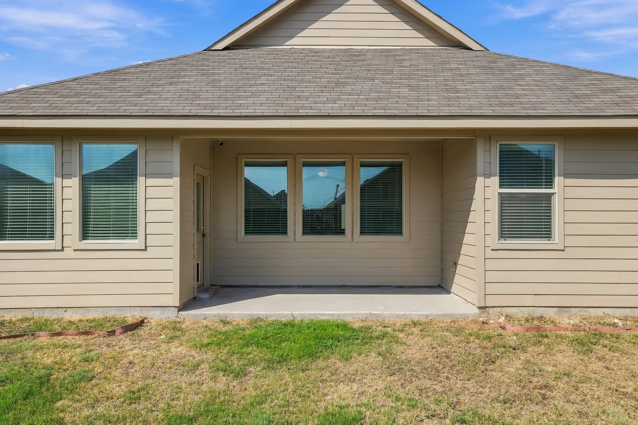 Single Family Residence For Sale in Denton County , 14840 Grey Feather Trail, Fort Worth, Texas 76052, 3 Bedroom, 2 Bathroom, 2 Garage spaces, 1,606 Sqft, built in 2020, mls#21387144, Real Estate Agent in Fort Worth, Homes For Sale in Denton county, Homes For Sale in Fort Worth, Realtor in Fort Worth Texas, Real Estate Brokerage Independent Realty Texas, Luminita Cordes Realtor