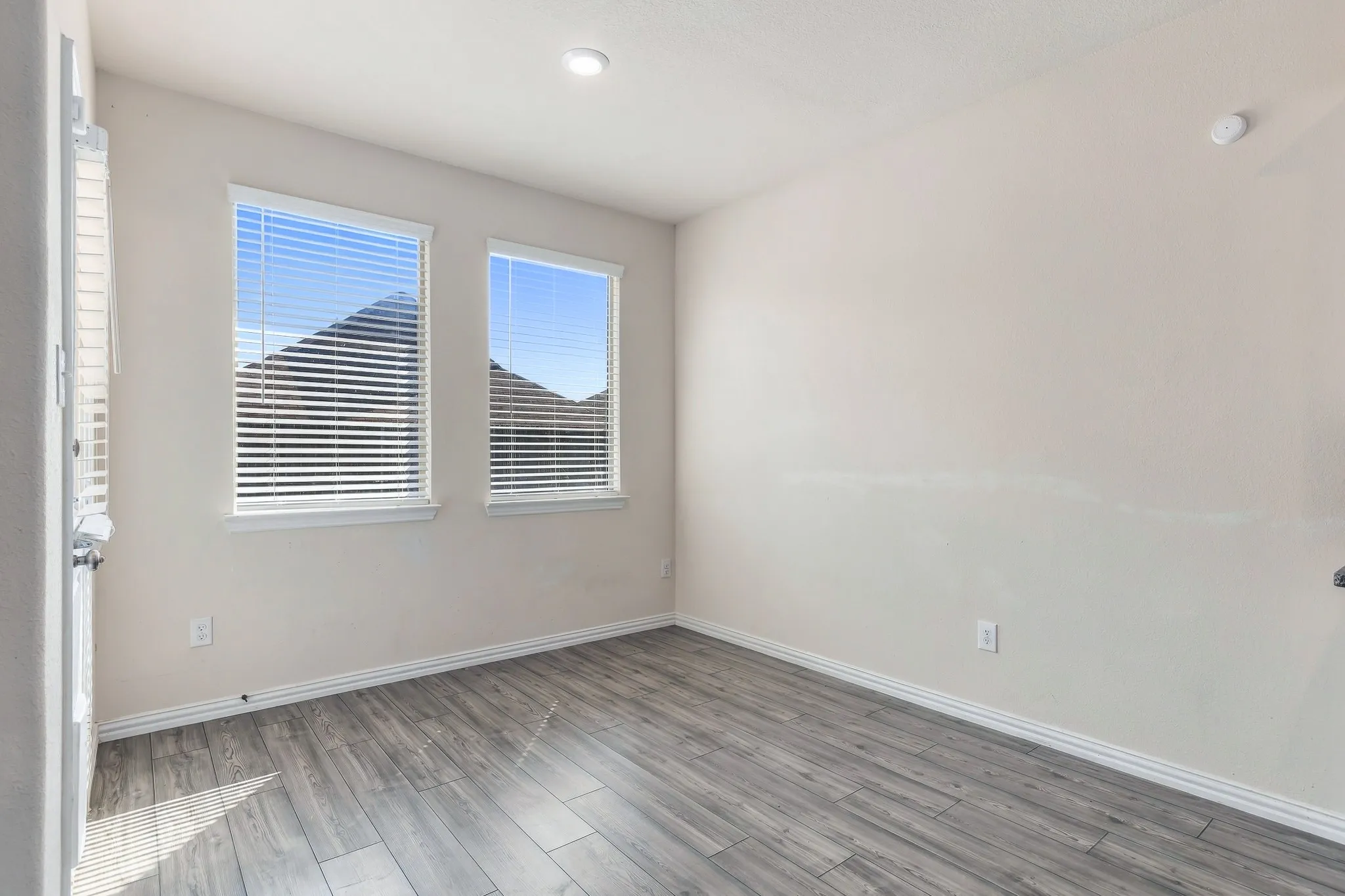 Single Family Residence For Sale in Denton County , 14840 Grey Feather Trail, Fort Worth, Texas 76052, 3 Bedroom, 2 Bathroom, 2 Garage spaces, 1,606 Sqft, built in 2020, mls#21387144, Real Estate Agent in Fort Worth, Homes For Sale in Denton county, Homes For Sale in Fort Worth, Realtor in Fort Worth Texas, Real Estate Brokerage Independent Realty Texas, Luminita Cordes Realtor