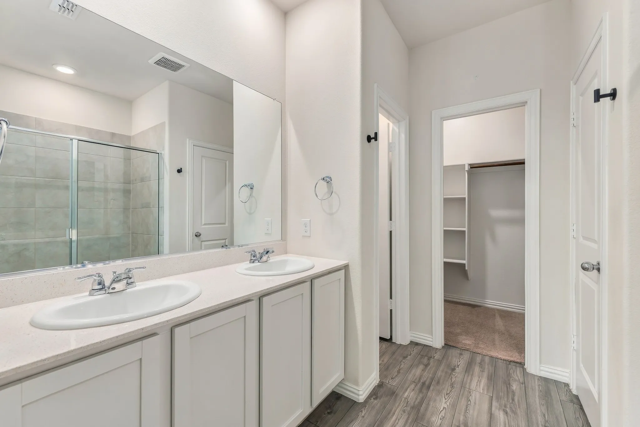 Single Family Residence For Sale in Denton County , 14840 Grey Feather Trail, Fort Worth, Texas 76052, 3 Bedroom, 2 Bathroom, 2 Garage spaces, 1,606 Sqft, built in 2020, mls#21387144, Real Estate Agent in Fort Worth, Homes For Sale in Denton county, Homes For Sale in Fort Worth, Realtor in Fort Worth Texas, Real Estate Brokerage Independent Realty Texas, Luminita Cordes Realtor