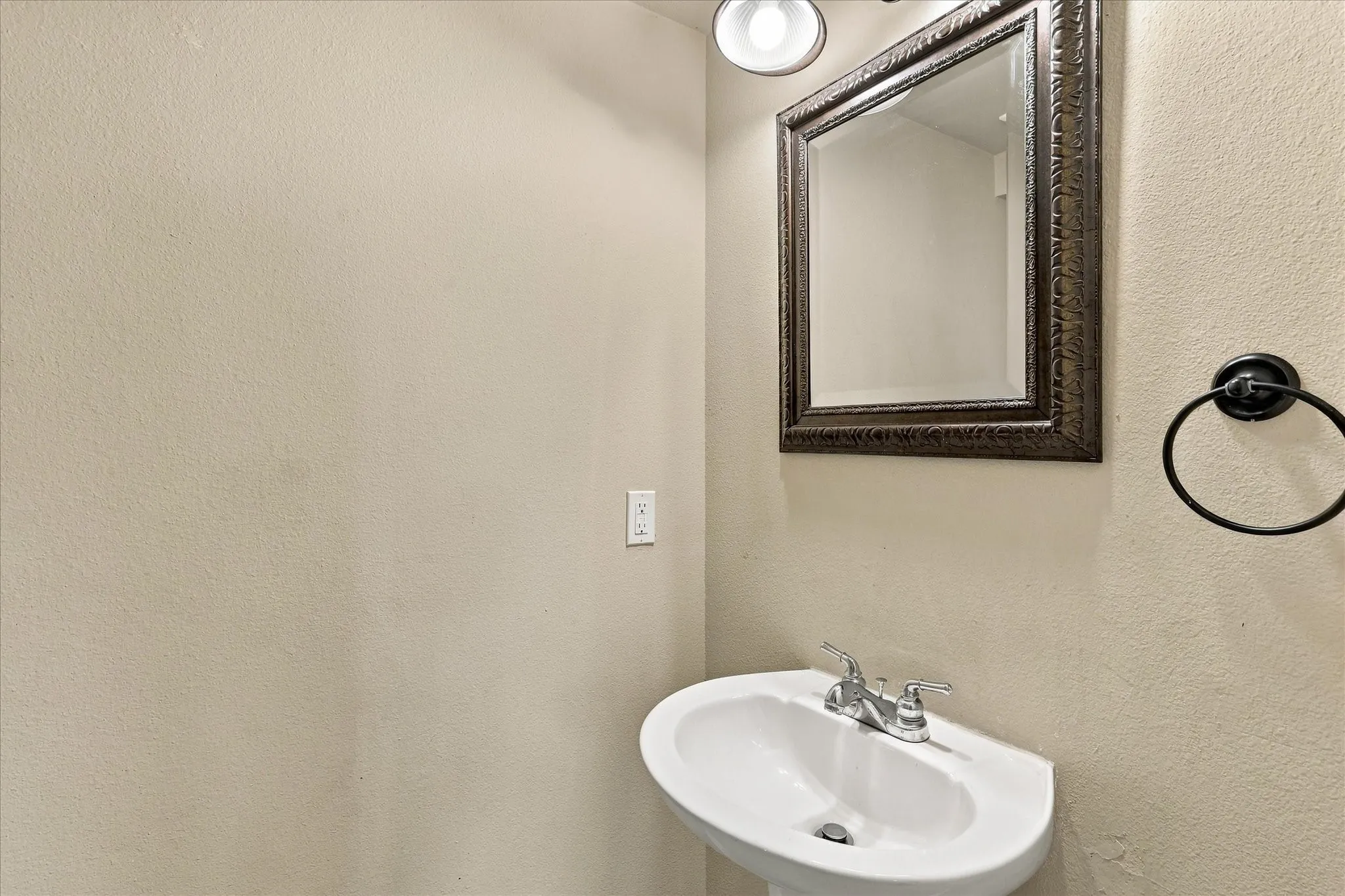 Single Family Residence For Sale in Collin County , 902 Parkplace Ridge, Princeton, Texas 75407, 3 Bedroom, 3 Bathroom, 2 Garage spaces, 1,568 Sqft, built in 2010, mls#21390583, Real Estate Agent in Princeton, Homes For Sale in Collin county, Homes For Sale in Princeton, Realtor in Princeton Texas, Real Estate Brokerage Independent Realty Texas, Luminita Cordes Realtor