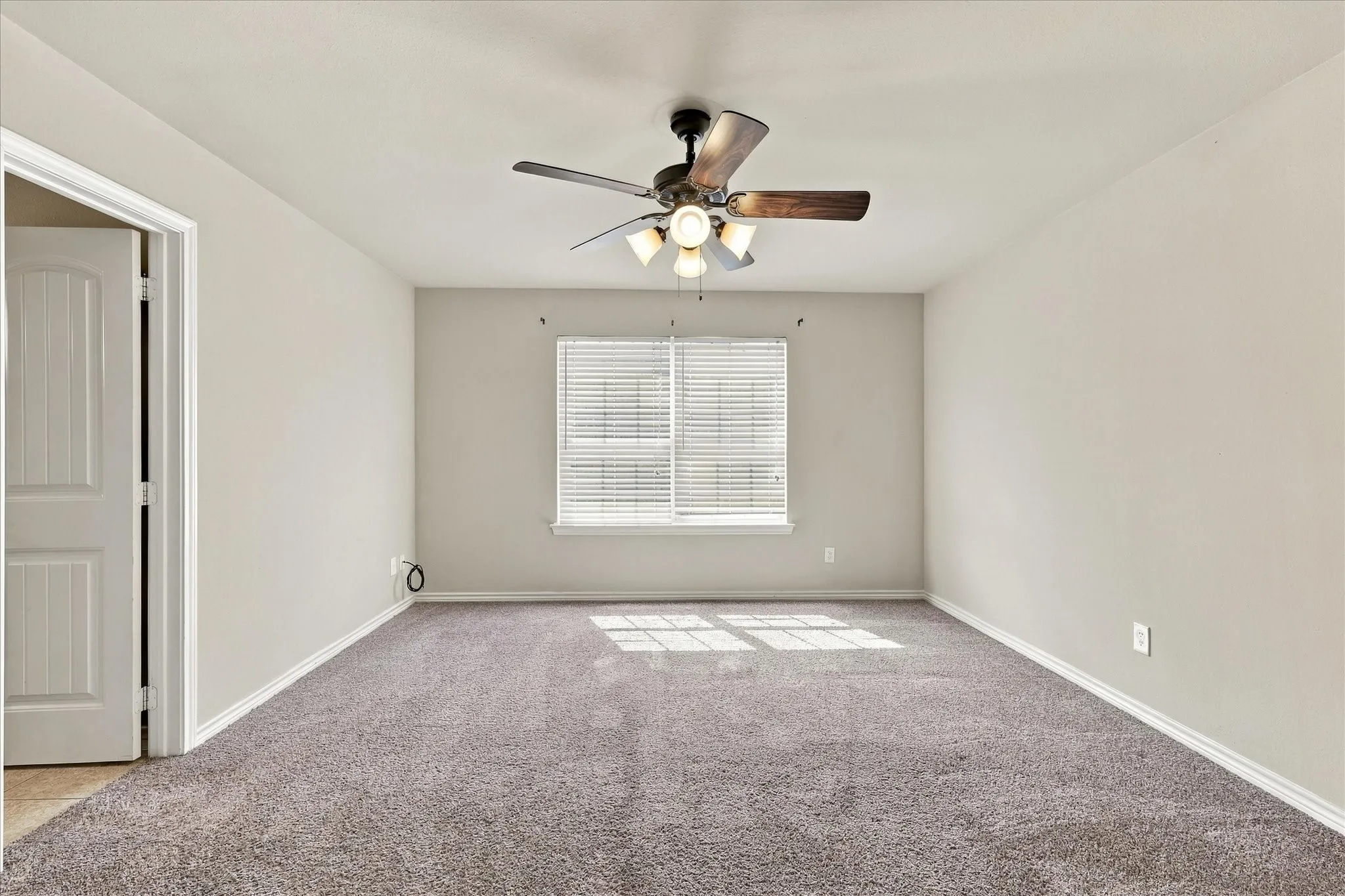 Single Family Residence For Sale in Collin County , 902 Parkplace Ridge, Princeton, Texas 75407, 3 Bedroom, 3 Bathroom, 2 Garage spaces, 1,568 Sqft, built in 2010, mls#21390583, Real Estate Agent in Princeton, Homes For Sale in Collin county, Homes For Sale in Princeton, Realtor in Princeton Texas, Real Estate Brokerage Independent Realty Texas, Luminita Cordes Realtor