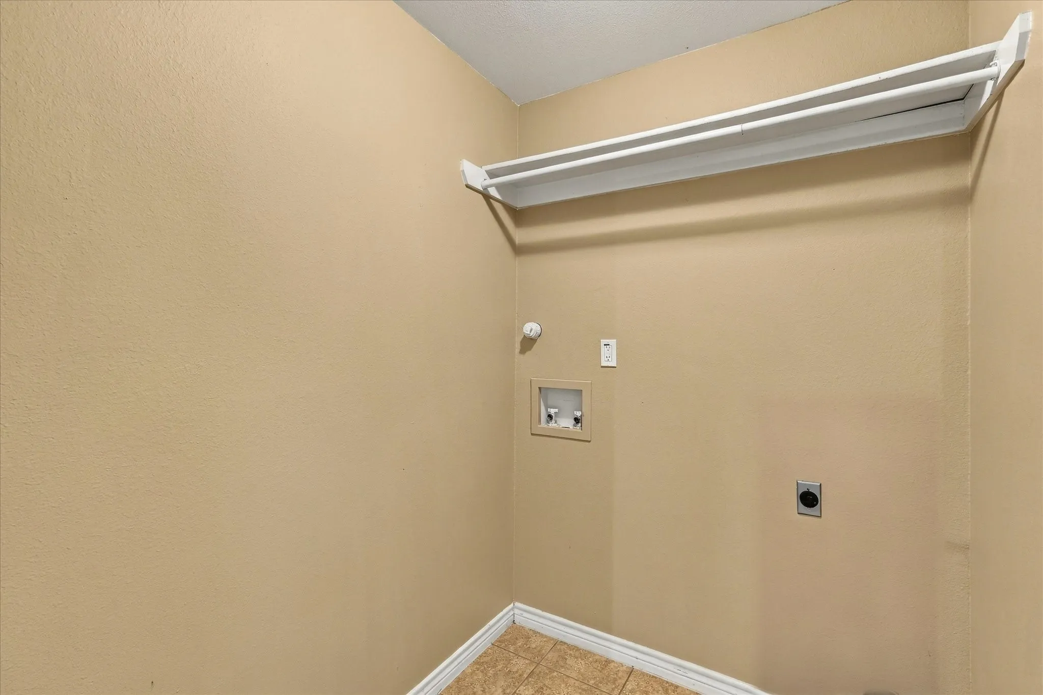 Single Family Residence For Sale in Collin County , 902 Parkplace Ridge, Princeton, Texas 75407, 3 Bedroom, 3 Bathroom, 2 Garage spaces, 1,568 Sqft, built in 2010, mls#21390583, Real Estate Agent in Princeton, Homes For Sale in Collin county, Homes For Sale in Princeton, Realtor in Princeton Texas, Real Estate Brokerage Independent Realty Texas, Luminita Cordes Realtor