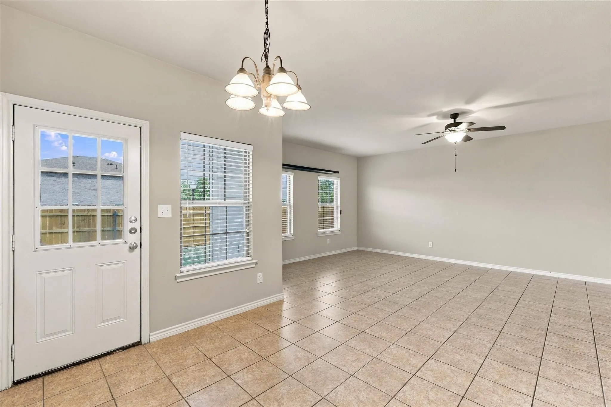 Single Family Residence For Sale in Collin County , 902 Parkplace Ridge, Princeton, Texas 75407, 3 Bedroom, 3 Bathroom, 2 Garage spaces, 1,568 Sqft, built in 2010, mls#21390583, Real Estate Agent in Princeton, Homes For Sale in Collin county, Homes For Sale in Princeton, Realtor in Princeton Texas, Real Estate Brokerage Independent Realty Texas, Luminita Cordes Realtor