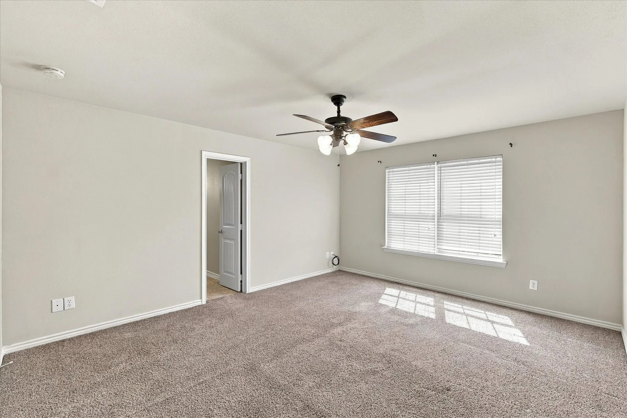 Single Family Residence For Sale in Collin County , 902 Parkplace Ridge, Princeton, Texas 75407, 3 Bedroom, 3 Bathroom, 2 Garage spaces, 1,568 Sqft, built in 2010, mls#21390583, Real Estate Agent in Princeton, Homes For Sale in Collin county, Homes For Sale in Princeton, Realtor in Princeton Texas, Real Estate Brokerage Independent Realty Texas, Luminita Cordes Realtor