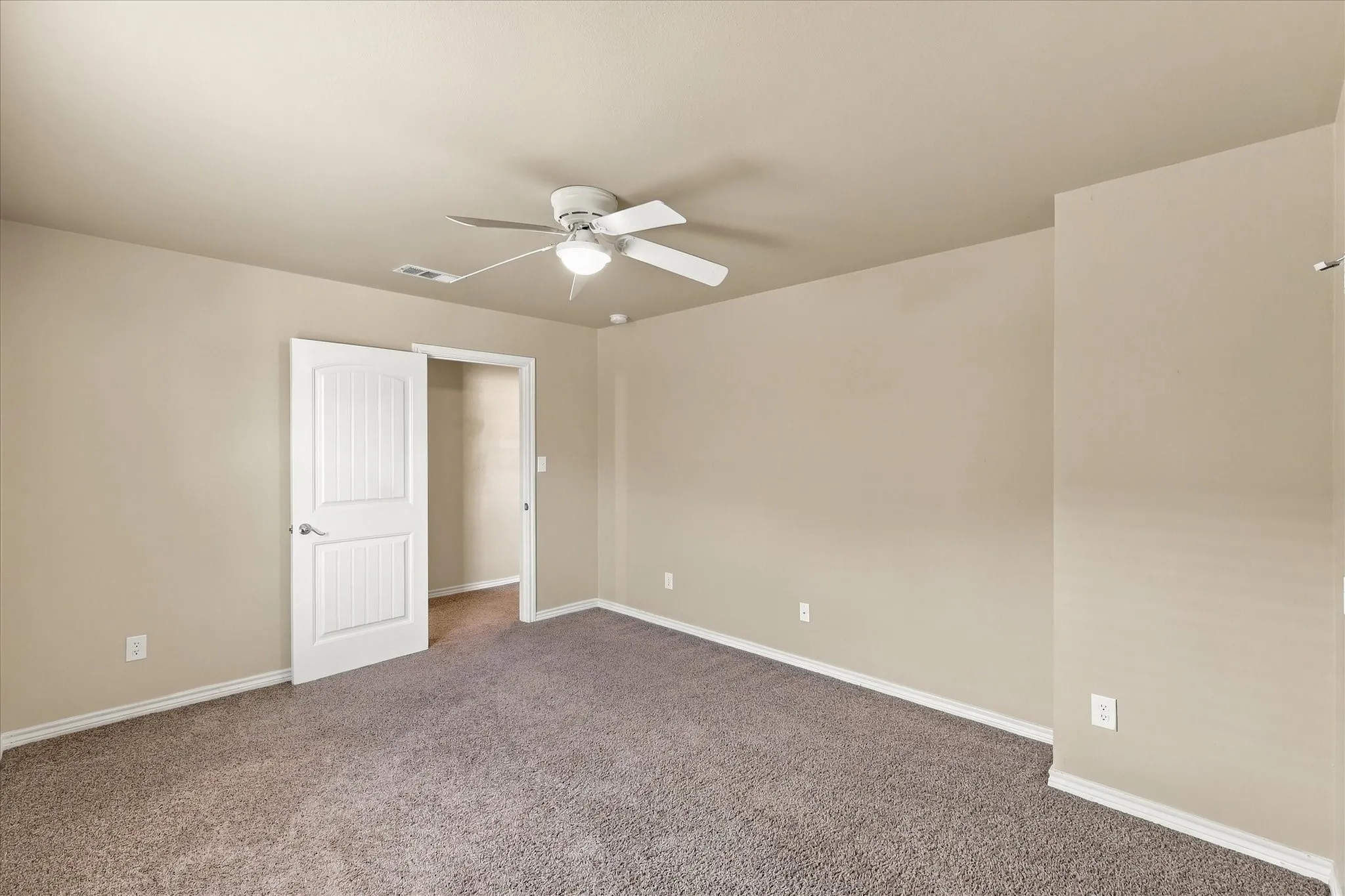 Single Family Residence For Sale in Collin County , 902 Parkplace Ridge, Princeton, Texas 75407, 3 Bedroom, 3 Bathroom, 2 Garage spaces, 1,568 Sqft, built in 2010, mls#21390583, Real Estate Agent in Princeton, Homes For Sale in Collin county, Homes For Sale in Princeton, Realtor in Princeton Texas, Real Estate Brokerage Independent Realty Texas, Luminita Cordes Realtor