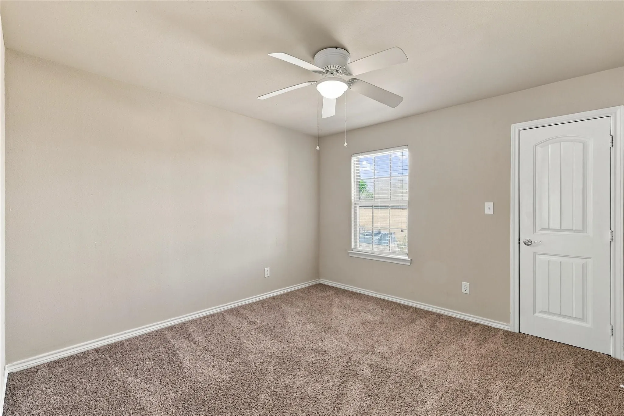 Single Family Residence For Sale in Collin County , 902 Parkplace Ridge, Princeton, Texas 75407, 3 Bedroom, 3 Bathroom, 2 Garage spaces, 1,568 Sqft, built in 2010, mls#21390583, Real Estate Agent in Princeton, Homes For Sale in Collin county, Homes For Sale in Princeton, Realtor in Princeton Texas, Real Estate Brokerage Independent Realty Texas, Luminita Cordes Realtor