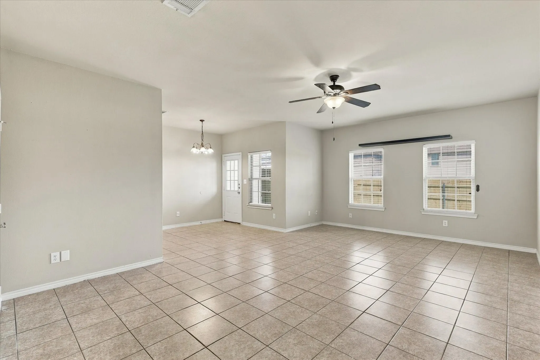 Single Family Residence For Sale in Collin County , 902 Parkplace Ridge, Princeton, Texas 75407, 3 Bedroom, 3 Bathroom, 2 Garage spaces, 1,568 Sqft, built in 2010, mls#21390583, Real Estate Agent in Princeton, Homes For Sale in Collin county, Homes For Sale in Princeton, Realtor in Princeton Texas, Real Estate Brokerage Independent Realty Texas, Luminita Cordes Realtor