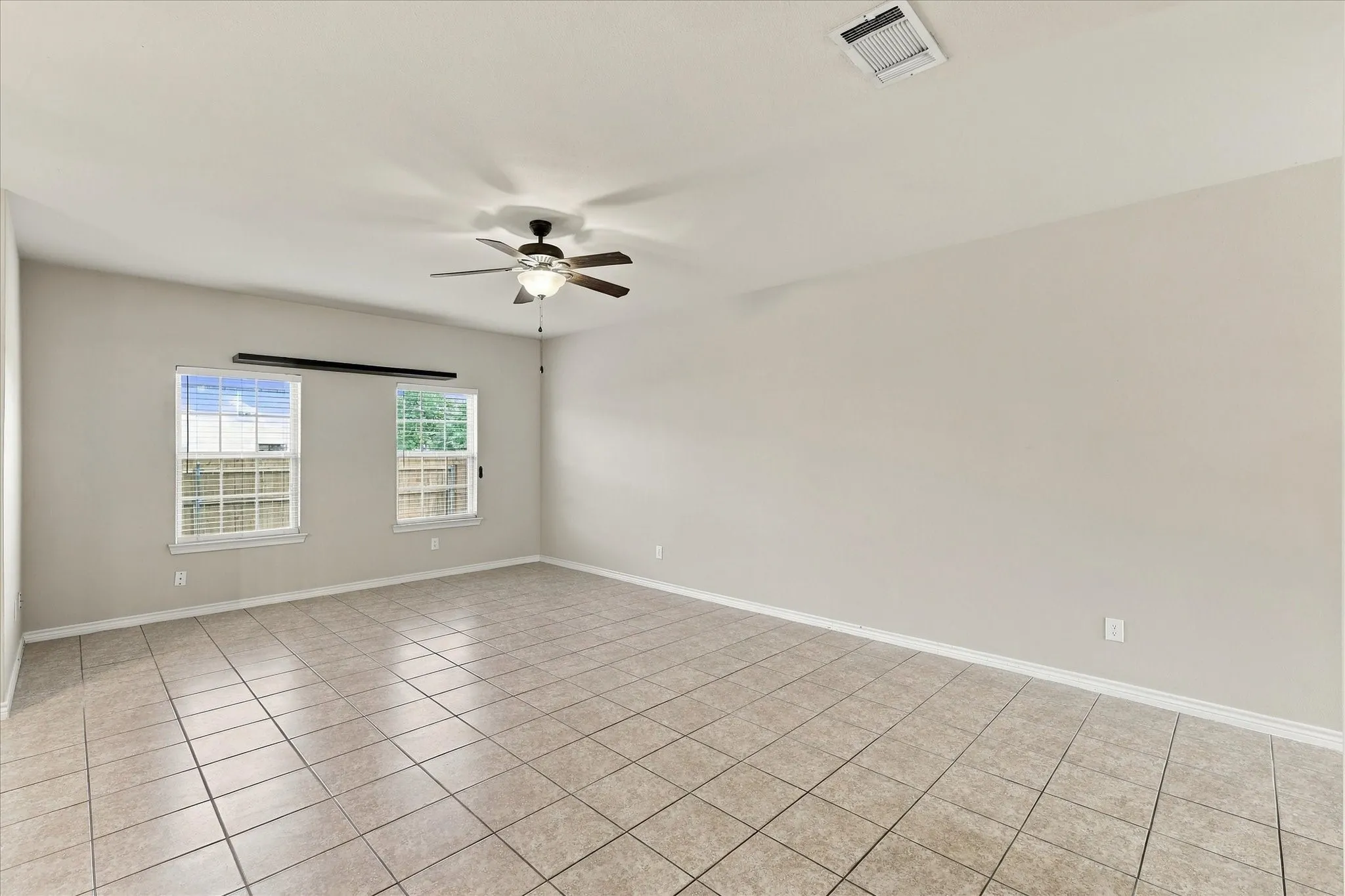 Single Family Residence For Sale in Collin County , 902 Parkplace Ridge, Princeton, Texas 75407, 3 Bedroom, 3 Bathroom, 2 Garage spaces, 1,568 Sqft, built in 2010, mls#21390583, Real Estate Agent in Princeton, Homes For Sale in Collin county, Homes For Sale in Princeton, Realtor in Princeton Texas, Real Estate Brokerage Independent Realty Texas, Luminita Cordes Realtor