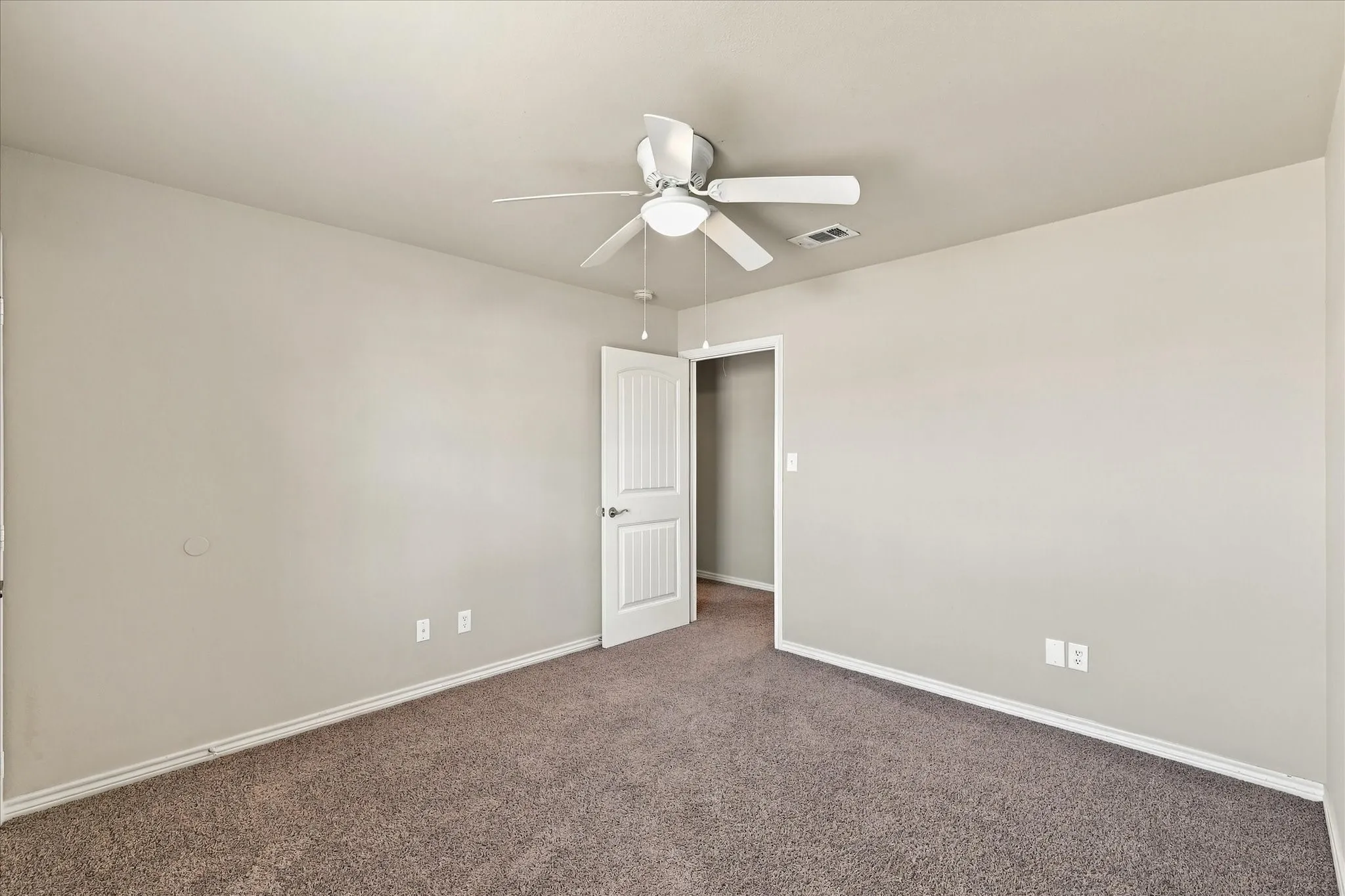 Single Family Residence For Sale in Collin County , 902 Parkplace Ridge, Princeton, Texas 75407, 3 Bedroom, 3 Bathroom, 2 Garage spaces, 1,568 Sqft, built in 2010, mls#21390583, Real Estate Agent in Princeton, Homes For Sale in Collin county, Homes For Sale in Princeton, Realtor in Princeton Texas, Real Estate Brokerage Independent Realty Texas, Luminita Cordes Realtor