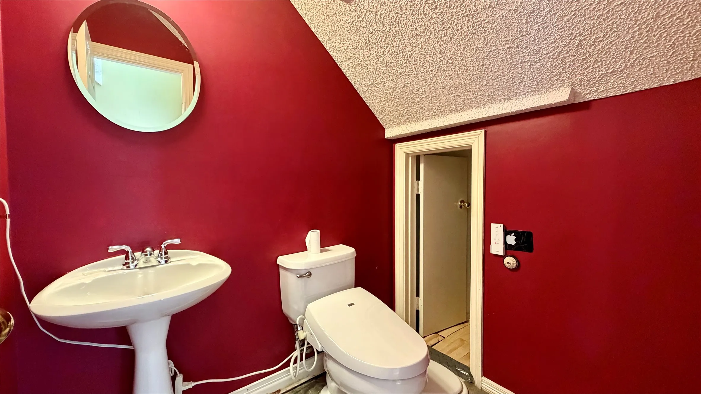 Single Family Residence For Sale in Collin County , 18932 Ravenglen Court, Dallas, Texas 75287, 3 Bedroom, 3 Bathroom, 2 Garage spaces, 1,571 Sqft, built in 1993, mls#21395412, Real Estate Agent in Dallas, Homes For Sale in Collin county, Homes For Sale in Dallas, Realtor in Dallas Texas, Real Estate Brokerage Independent Realty Texas, Luminita Cordes Realtor