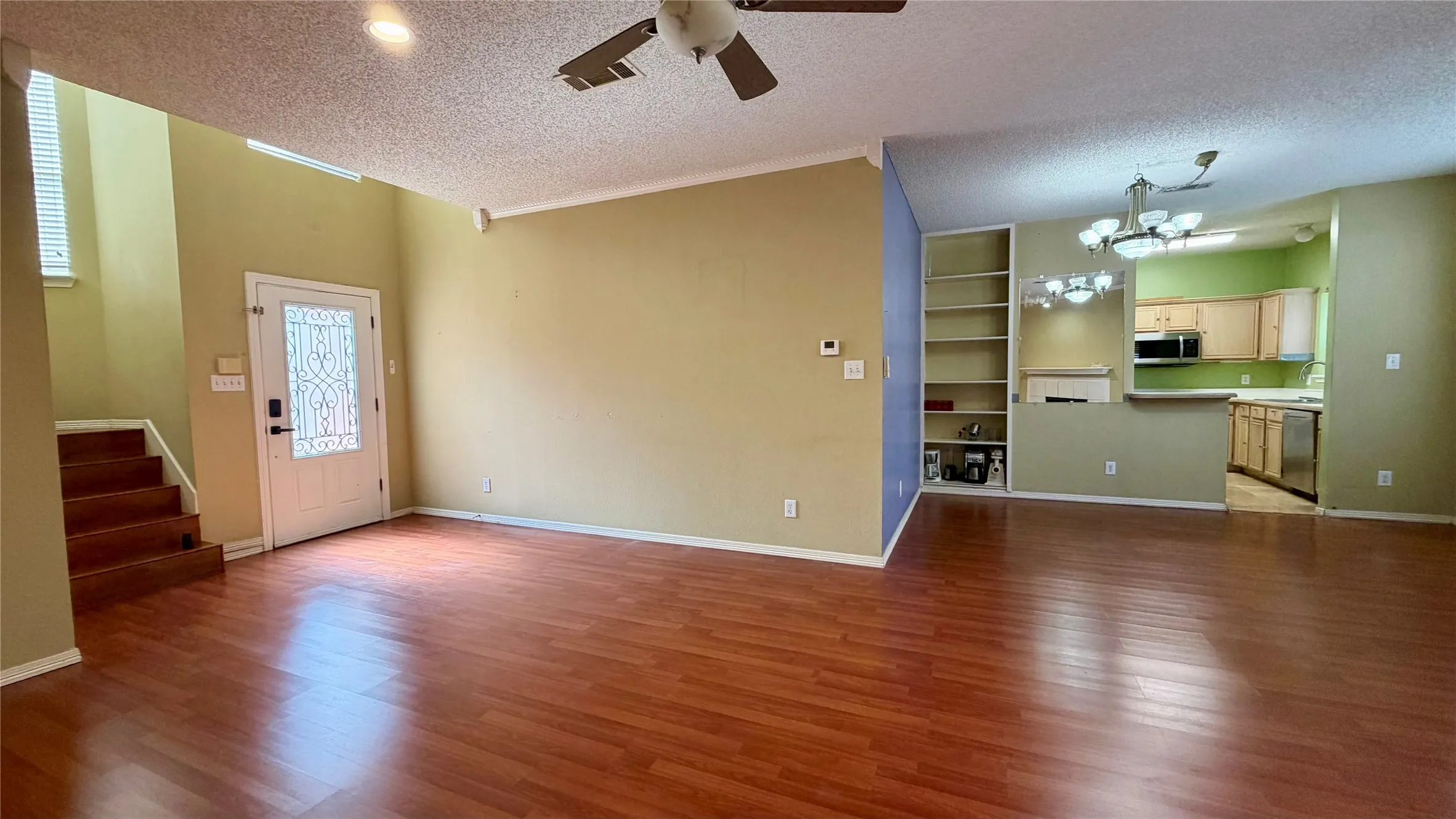 Single Family Residence For Sale in Collin County , 18932 Ravenglen Court, Dallas, Texas 75287, 3 Bedroom, 3 Bathroom, 2 Garage spaces, 1,571 Sqft, built in 1993, mls#21395412, Real Estate Agent in Dallas, Homes For Sale in Collin county, Homes For Sale in Dallas, Realtor in Dallas Texas, Real Estate Brokerage Independent Realty Texas, Luminita Cordes Realtor