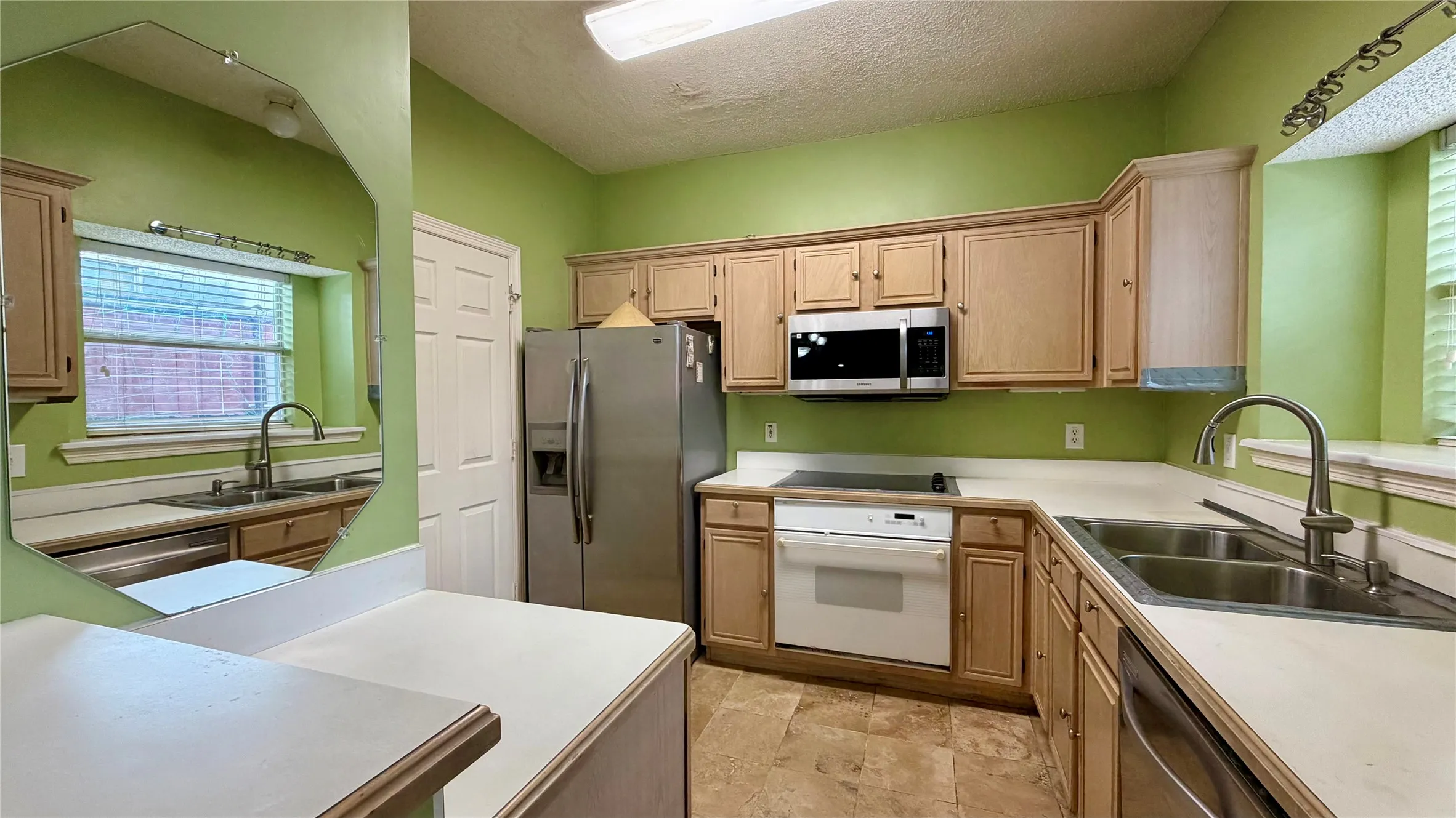 Single Family Residence For Sale in Collin County , 18932 Ravenglen Court, Dallas, Texas 75287, 3 Bedroom, 3 Bathroom, 2 Garage spaces, 1,571 Sqft, built in 1993, mls#21395412, Real Estate Agent in Dallas, Homes For Sale in Collin county, Homes For Sale in Dallas, Realtor in Dallas Texas, Real Estate Brokerage Independent Realty Texas, Luminita Cordes Realtor