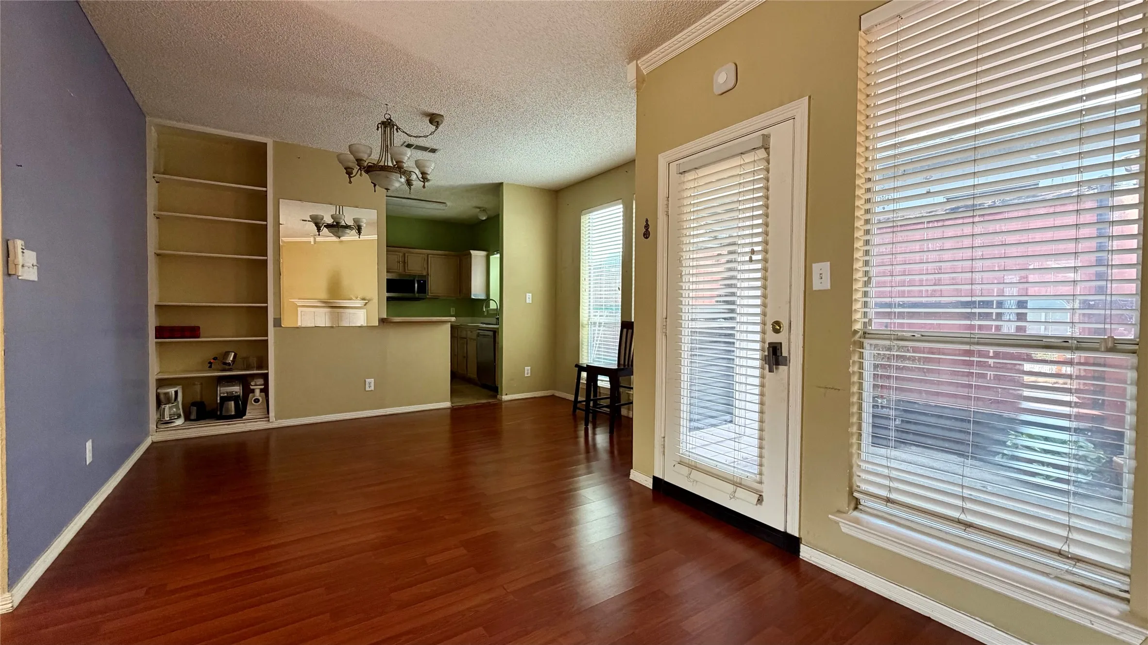 Single Family Residence For Sale in Collin County , 18932 Ravenglen Court, Dallas, Texas 75287, 3 Bedroom, 3 Bathroom, 2 Garage spaces, 1,571 Sqft, built in 1993, mls#21395412, Real Estate Agent in Dallas, Homes For Sale in Collin county, Homes For Sale in Dallas, Realtor in Dallas Texas, Real Estate Brokerage Independent Realty Texas, Luminita Cordes Realtor