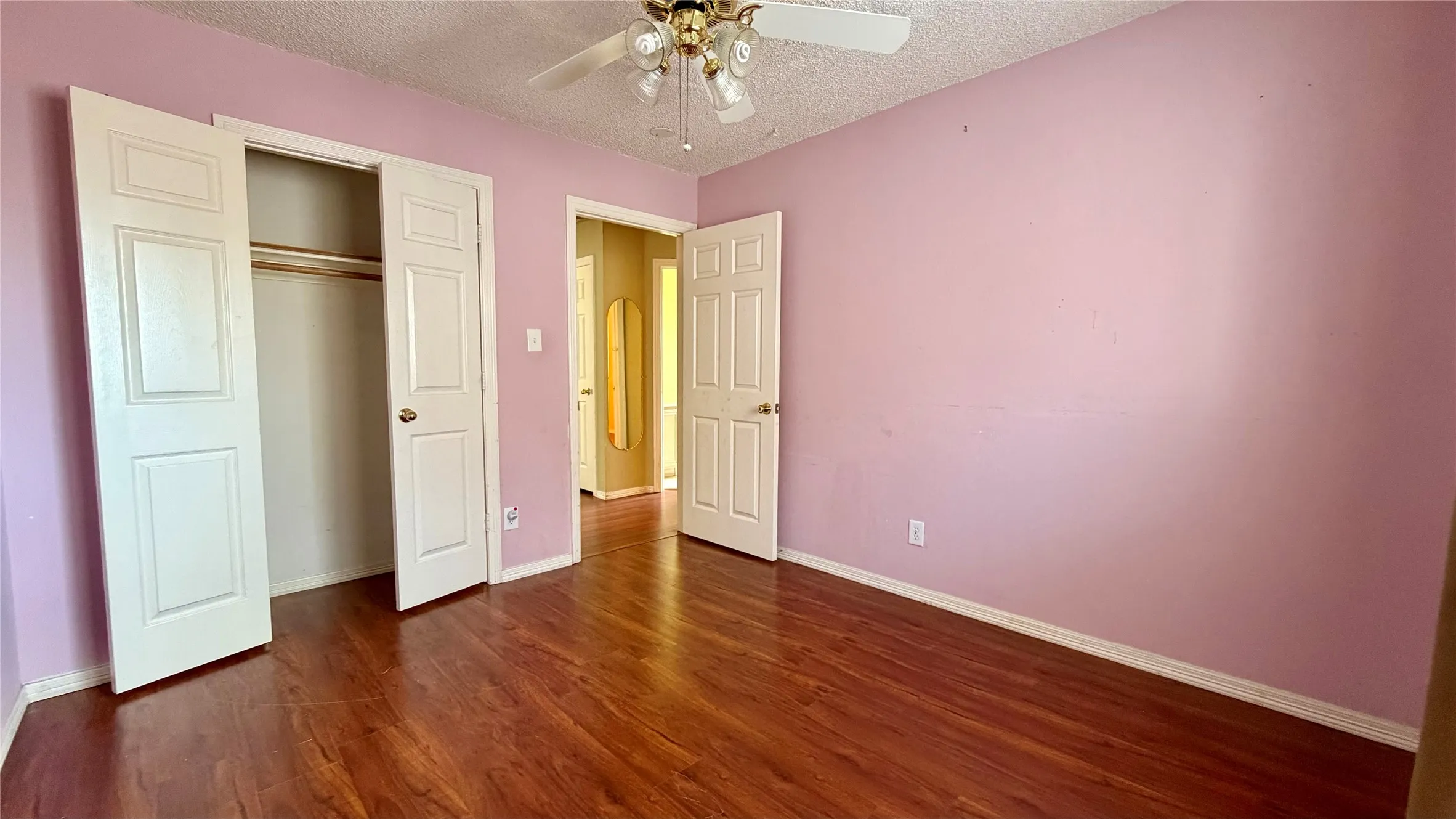 Single Family Residence For Sale in Collin County , 18932 Ravenglen Court, Dallas, Texas 75287, 3 Bedroom, 3 Bathroom, 2 Garage spaces, 1,571 Sqft, built in 1993, mls#21395412, Real Estate Agent in Dallas, Homes For Sale in Collin county, Homes For Sale in Dallas, Realtor in Dallas Texas, Real Estate Brokerage Independent Realty Texas, Luminita Cordes Realtor