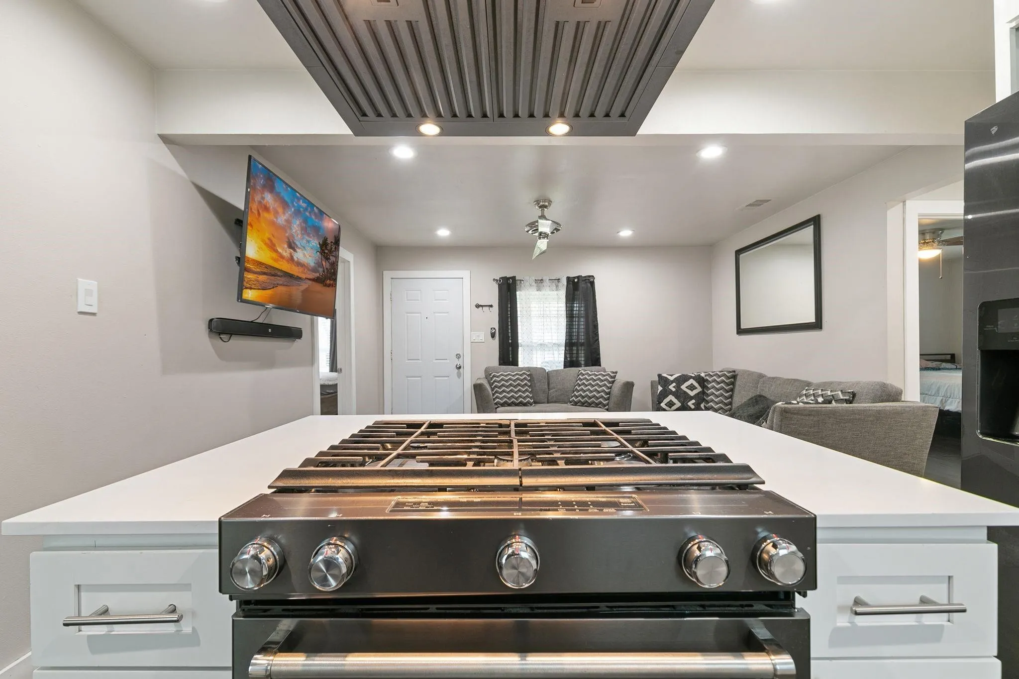 Single Family Residence For Rent in Dallas County , 1506 E Waco Avenue, Dallas, Texas 75216, 3 Bedroom, 2 Bathroom, Garage spaces, 1,128 Sqft, built in 1954, mls#21395413, Real Estate Agent in Dallas, Homes For Rent in Dallas county, Homes For Rent in Dallas, Realtor in Dallas Texas, Real Estate Brokerage Independent Realty Texas, Luminita Cordes Realtor