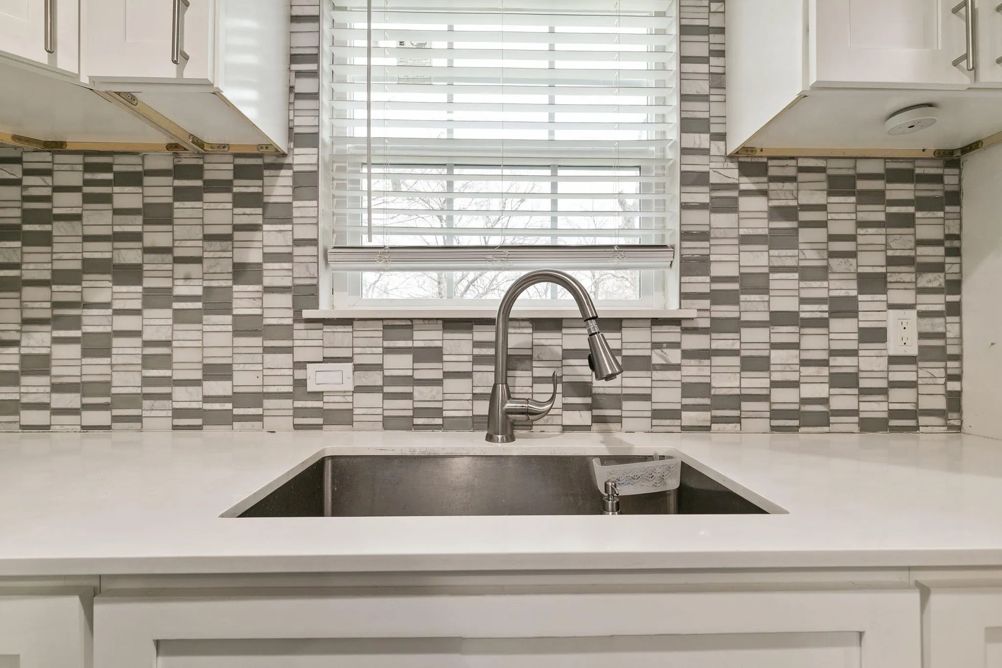 Single Family Residence For Rent in Dallas County , 1506 E Waco Avenue, Dallas, Texas 75216, 3 Bedroom, 2 Bathroom, Garage spaces, 1,128 Sqft, built in 1954, mls#21395413, Real Estate Agent in Dallas, Homes For Rent in Dallas county, Homes For Rent in Dallas, Realtor in Dallas Texas, Real Estate Brokerage Independent Realty Texas, Luminita Cordes Realtor