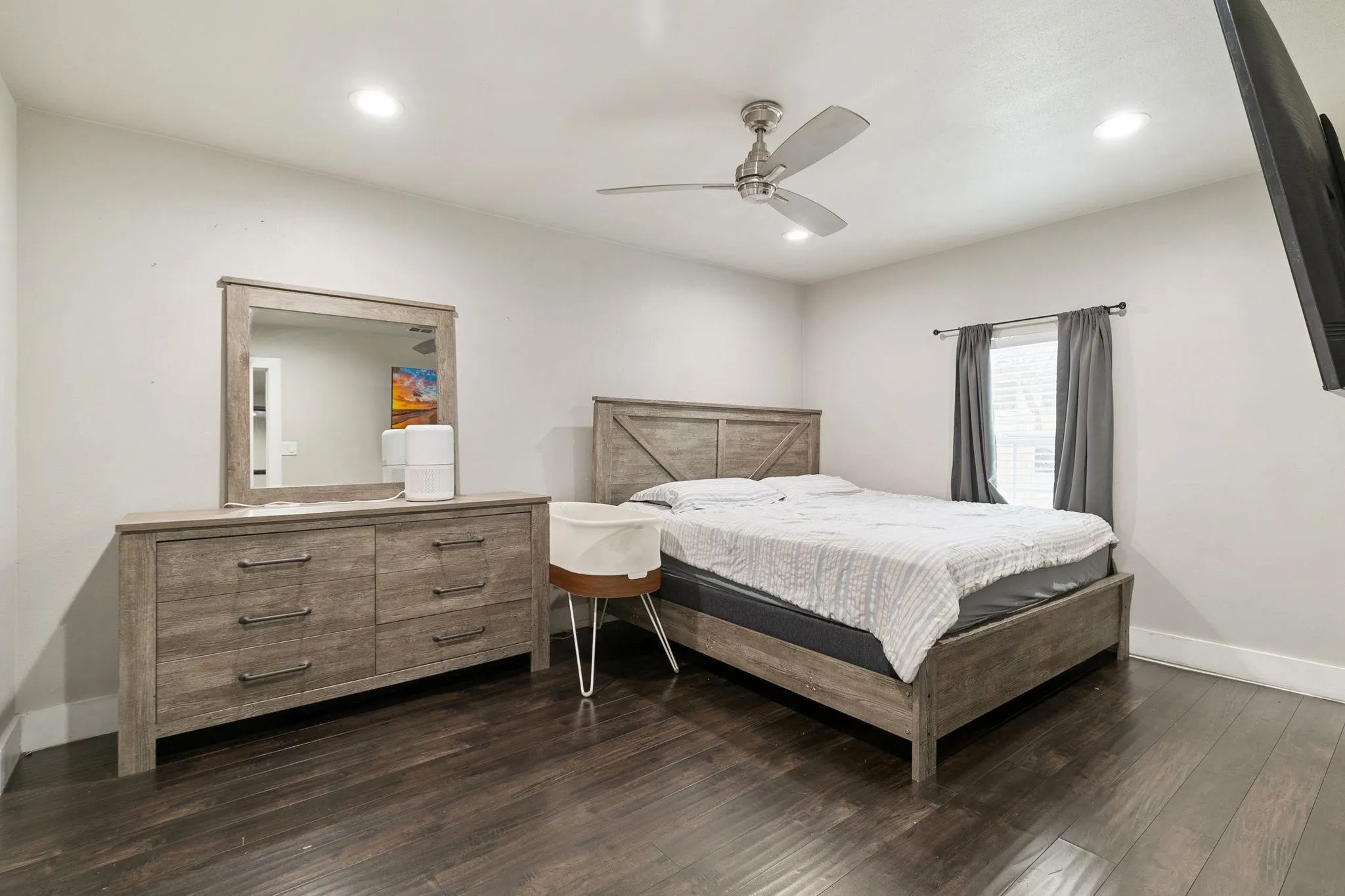 Single Family Residence For Rent in Dallas County , 1506 E Waco Avenue, Dallas, Texas 75216, 3 Bedroom, 2 Bathroom, Garage spaces, 1,128 Sqft, built in 1954, mls#21395413, Real Estate Agent in Dallas, Homes For Rent in Dallas county, Homes For Rent in Dallas, Realtor in Dallas Texas, Real Estate Brokerage Independent Realty Texas, Luminita Cordes Realtor