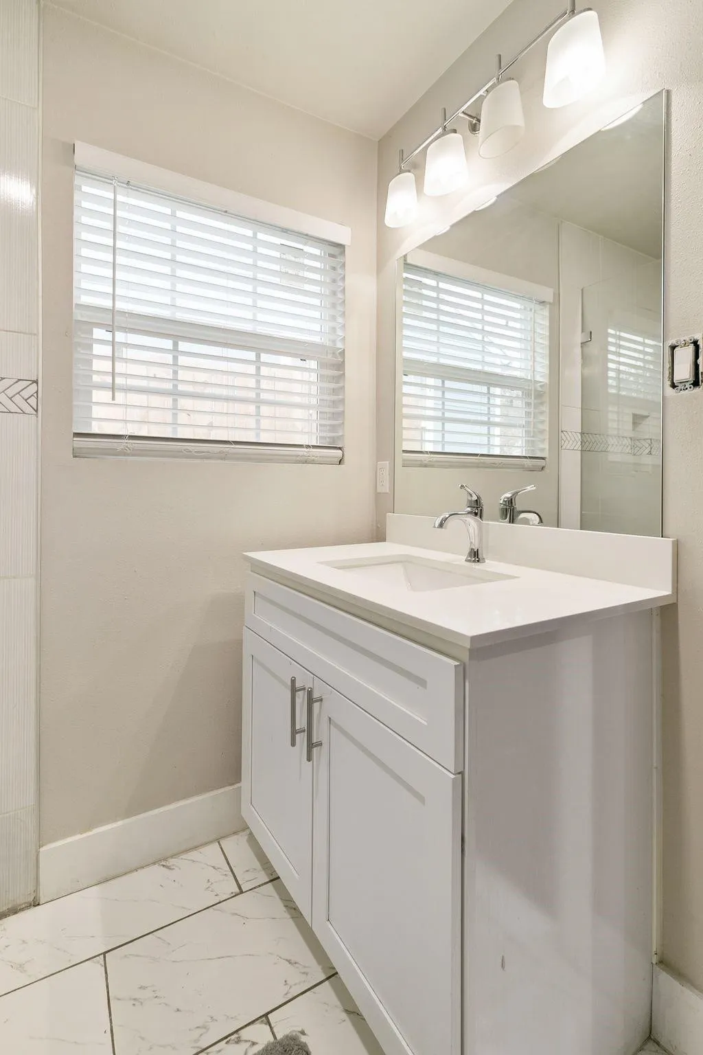 Single Family Residence For Rent in Dallas County , 1506 E Waco Avenue, Dallas, Texas 75216, 3 Bedroom, 2 Bathroom, Garage spaces, 1,128 Sqft, built in 1954, mls#21395413, Real Estate Agent in Dallas, Homes For Rent in Dallas county, Homes For Rent in Dallas, Realtor in Dallas Texas, Real Estate Brokerage Independent Realty Texas, Luminita Cordes Realtor