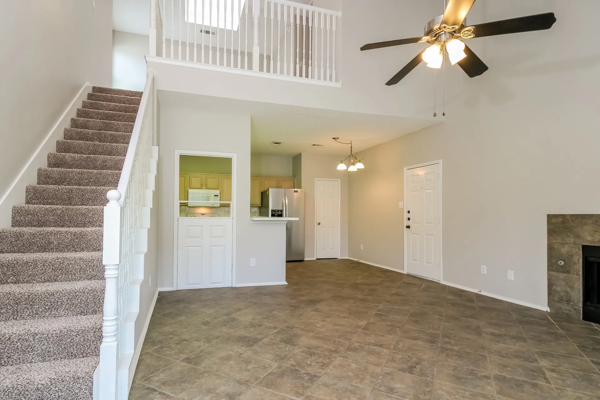 Single Family Residence For Rent in Denton County , 501 Timber Way Drive, Lewisville, Texas 75067, 3 Bedroom, 3 Bathroom, 2 Garage spaces, 1,568 Sqft, built in 1994, mls#21395414, Real Estate Agent in Lewisville, Homes For Rent in Denton county, Homes For Rent in Lewisville, Realtor in Lewisville Texas, Real Estate Brokerage Independent Realty Texas, Luminita Cordes Realtor