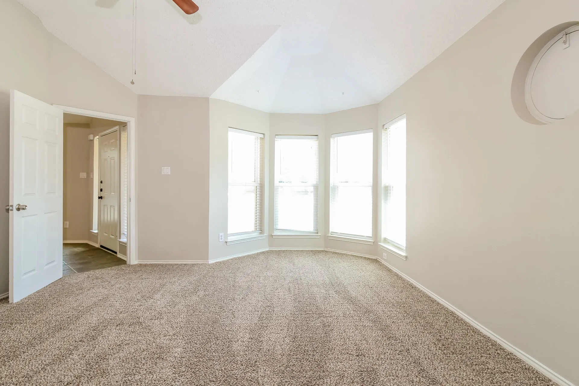 Single Family Residence For Rent in Denton County , 501 Timber Way Drive, Lewisville, Texas 75067, 3 Bedroom, 3 Bathroom, 2 Garage spaces, 1,568 Sqft, built in 1994, mls#21395414, Real Estate Agent in Lewisville, Homes For Rent in Denton county, Homes For Rent in Lewisville, Realtor in Lewisville Texas, Real Estate Brokerage Independent Realty Texas, Luminita Cordes Realtor