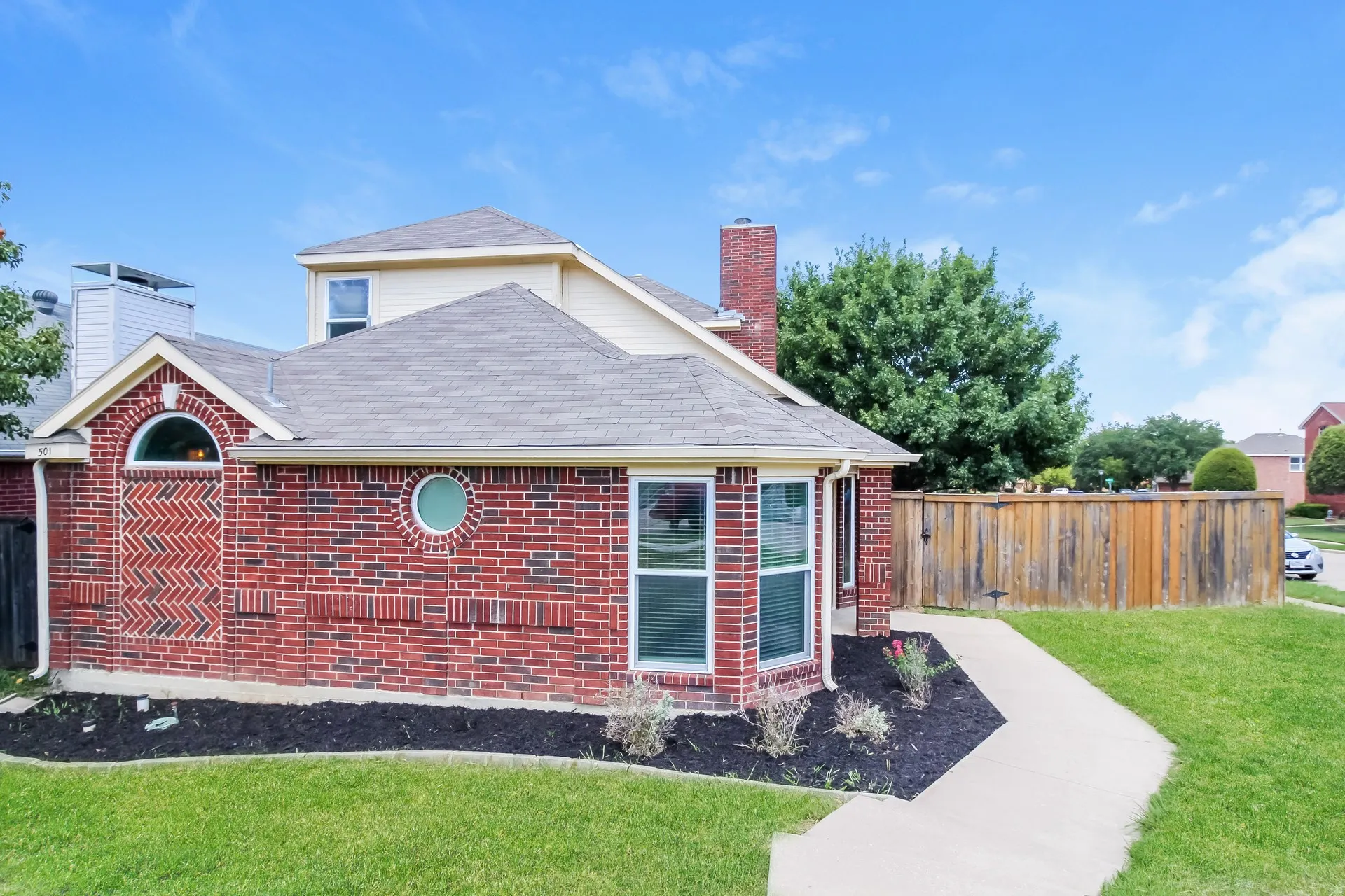 Single Family Residence For Rent in Denton County , 501 Timber Way Drive, Lewisville, Texas 75067, 3 Bedroom, 3 Bathroom, 2 Garage spaces, 1,568 Sqft, built in 1994, mls#21395414, Real Estate Agent in Lewisville, Homes For Rent in Denton county, Homes For Rent in Lewisville, Realtor in Lewisville Texas, Real Estate Brokerage Independent Realty Texas, Luminita Cordes Realtor