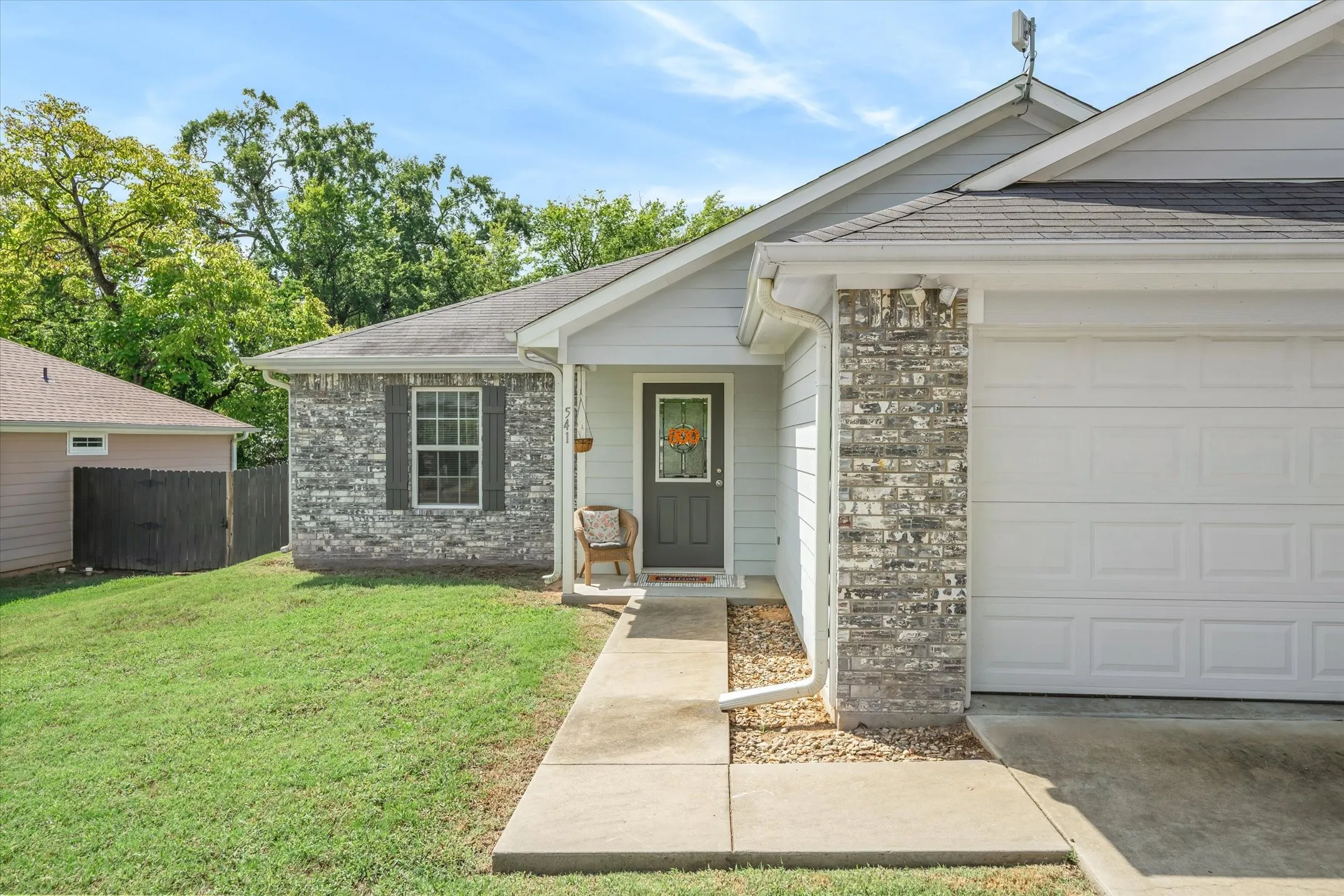 Single Family Residence For Sale in Van Zandt County , 541 Foster, Canton, Texas 75103, 3 Bedroom, 2 Bathroom, 2 Garage spaces, 1,345 Sqft, built in 2016, mls#21395156, Real Estate Agent in Canton, Homes For Sale in Van Zandt county, Homes For Sale in Canton, Realtor in Canton Texas, Real Estate Brokerage Independent Realty Texas, Luminita Cordes Realtor