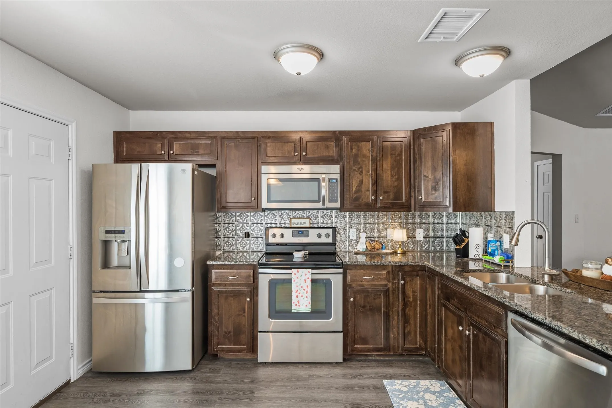 Single Family Residence For Sale in Van Zandt County , 541 Foster, Canton, Texas 75103, 3 Bedroom, 2 Bathroom, 2 Garage spaces, 1,345 Sqft, built in 2016, mls#21395156, Real Estate Agent in Canton, Homes For Sale in Van Zandt county, Homes For Sale in Canton, Realtor in Canton Texas, Real Estate Brokerage Independent Realty Texas, Luminita Cordes Realtor