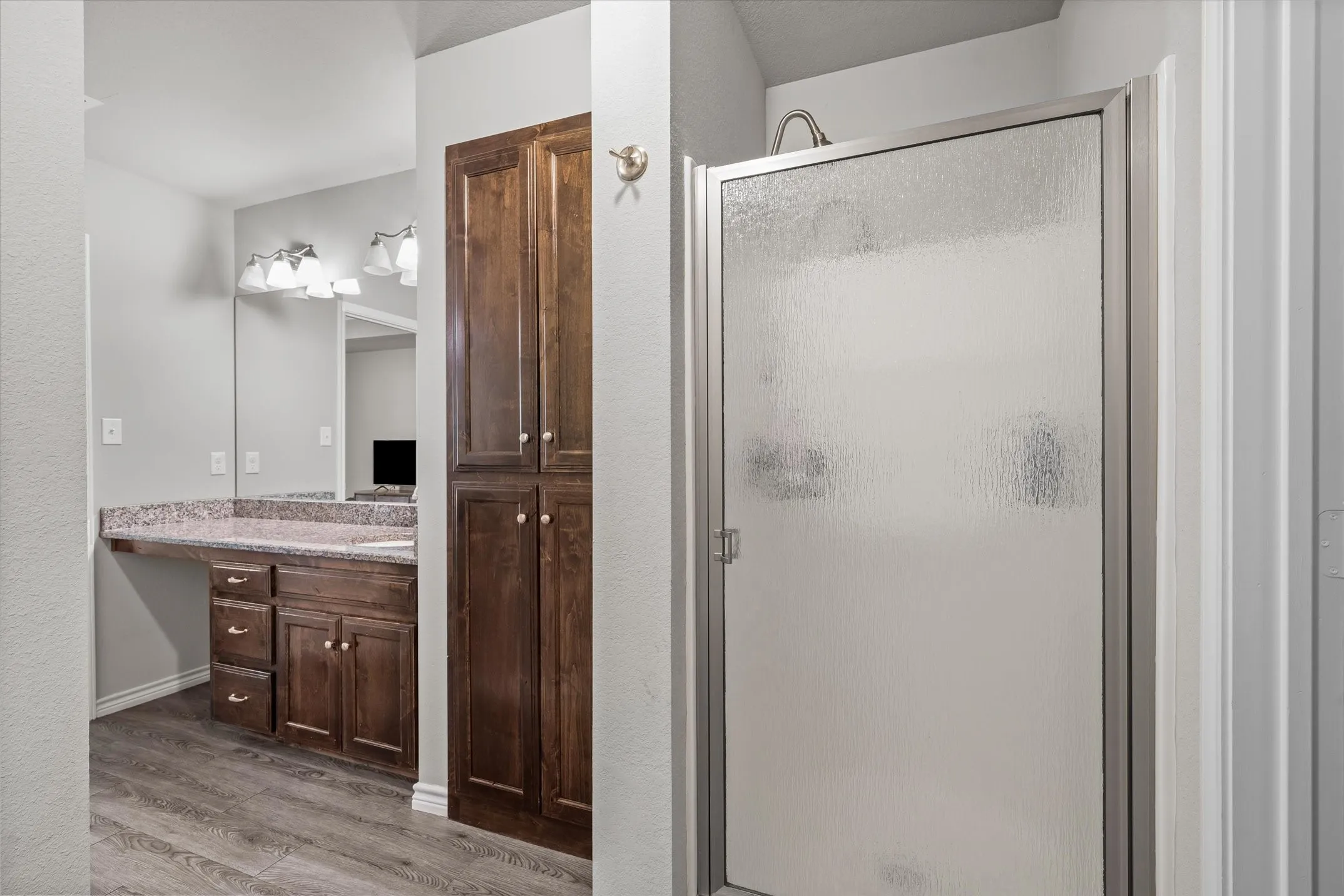 Single Family Residence For Sale in Van Zandt County , 541 Foster, Canton, Texas 75103, 3 Bedroom, 2 Bathroom, 2 Garage spaces, 1,345 Sqft, built in 2016, mls#21395156, Real Estate Agent in Canton, Homes For Sale in Van Zandt county, Homes For Sale in Canton, Realtor in Canton Texas, Real Estate Brokerage Independent Realty Texas, Luminita Cordes Realtor